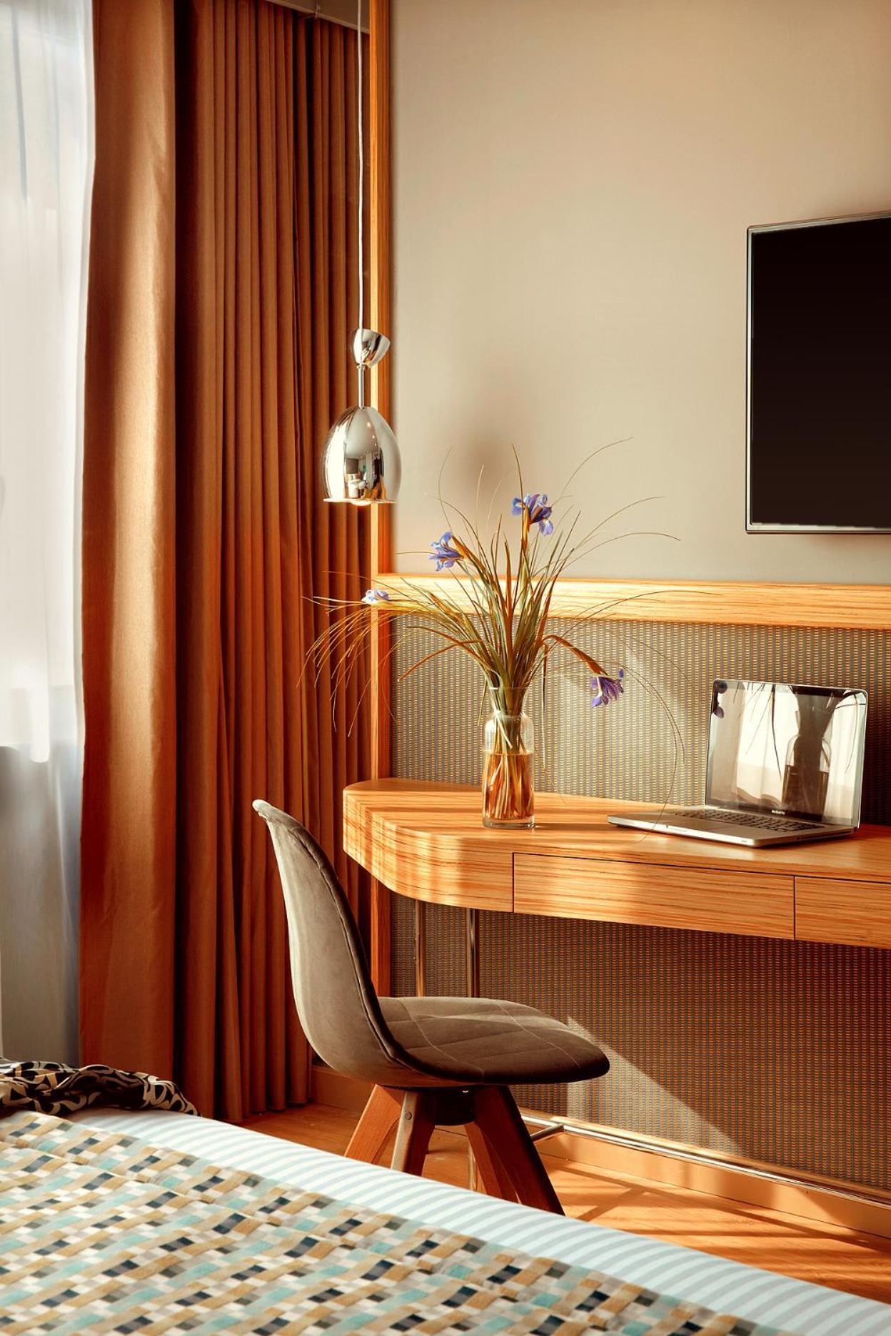 Standard Twin Room Atrium View