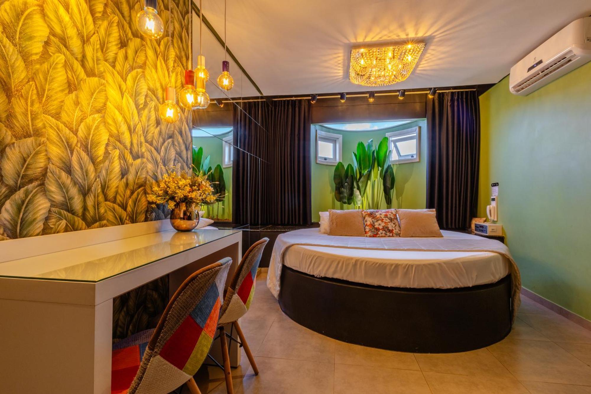 Deluxe Suite