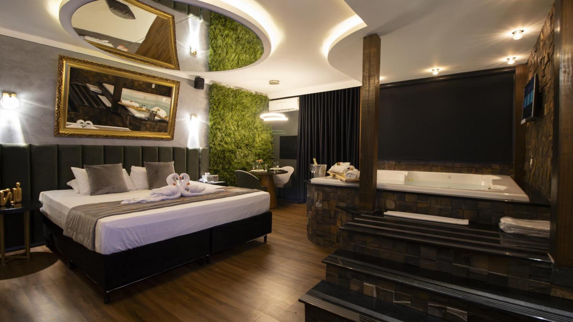 Quarto Duplo com Banheira de Hidromassagem