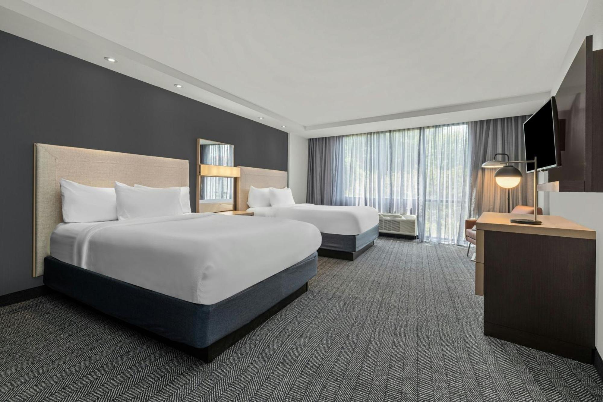 Queen Room Two Queen Beds Hearing Accessible