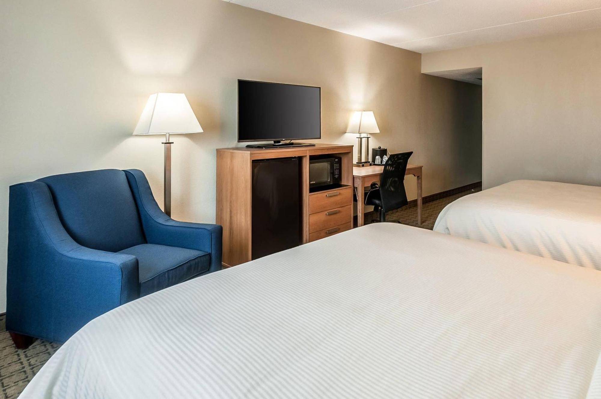 Standard Queen Room Two Queen Beds