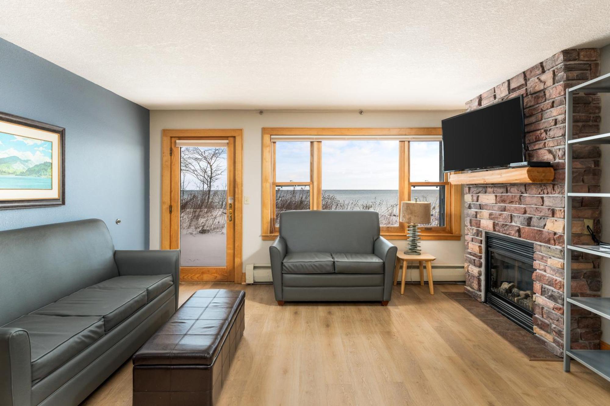 Two-Bedroom Lakeside Suite