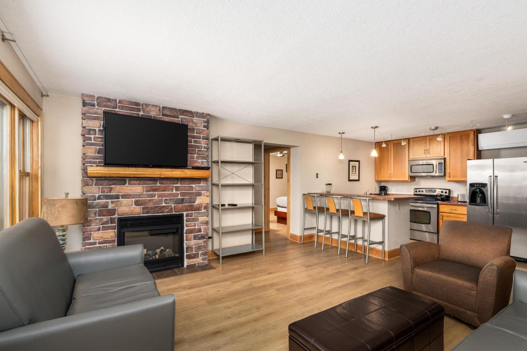 Two-Bedroom Lakeside Suite