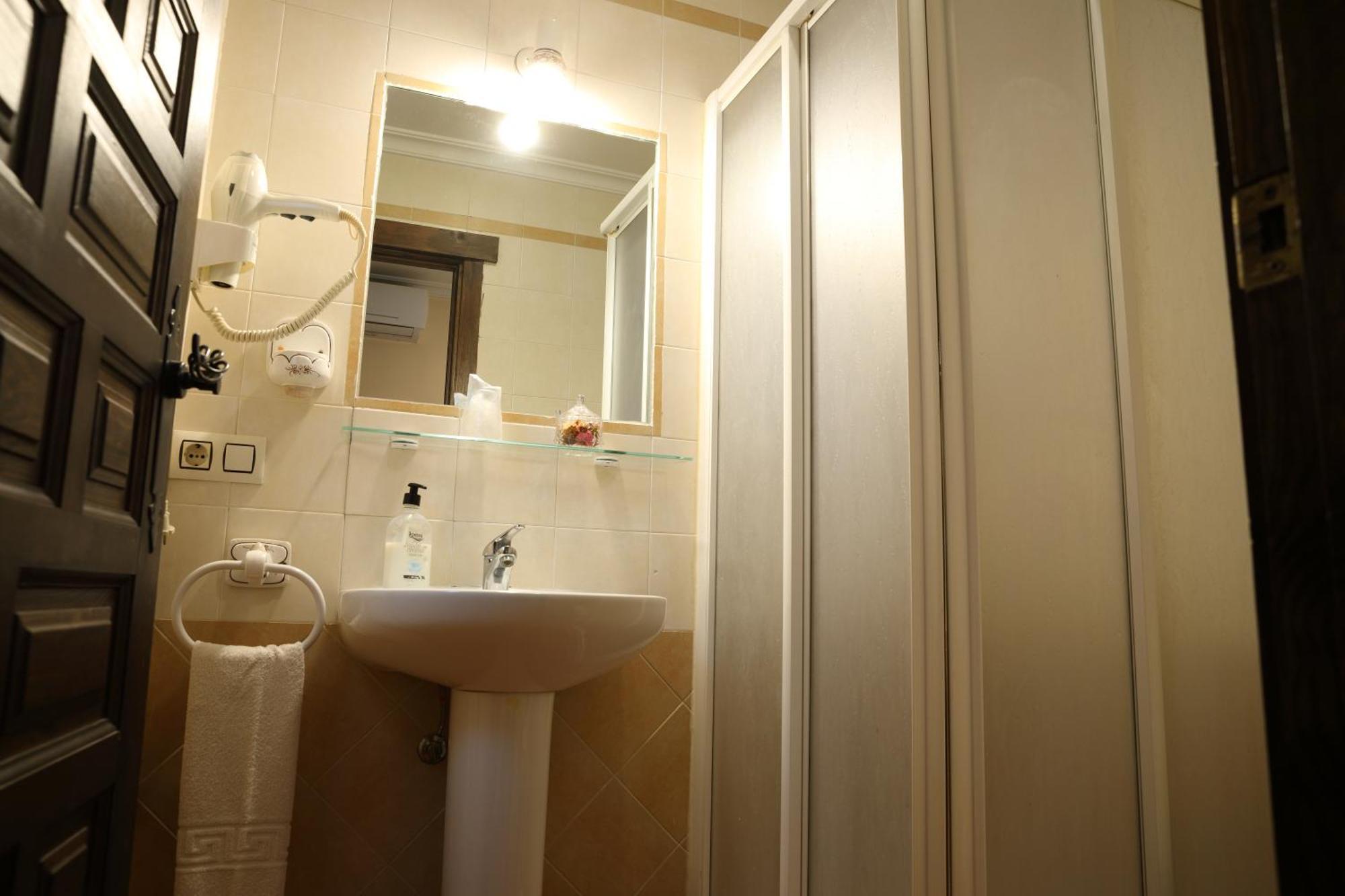 Habitación Individual con baño privado