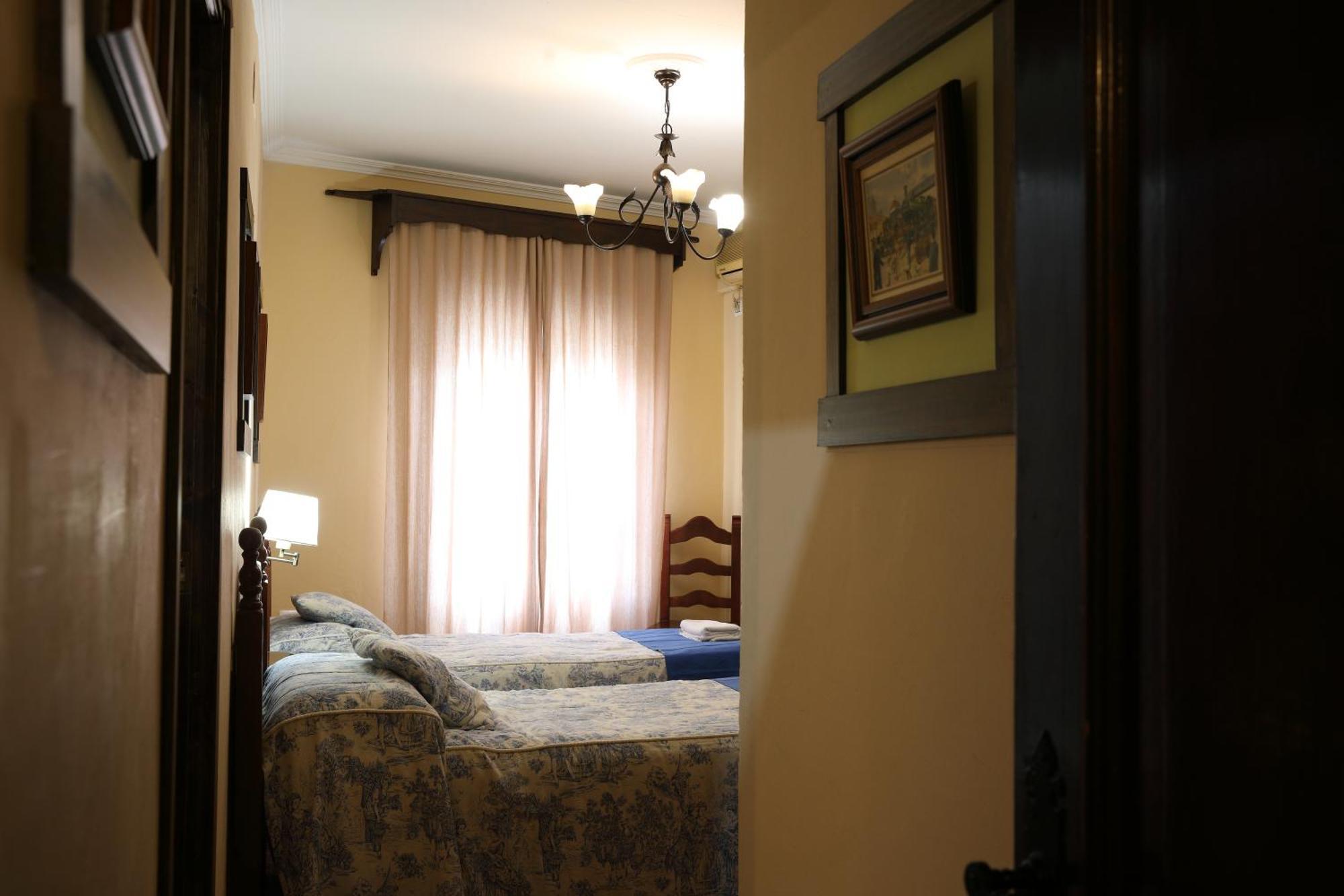 Twin Room Private Bathroom