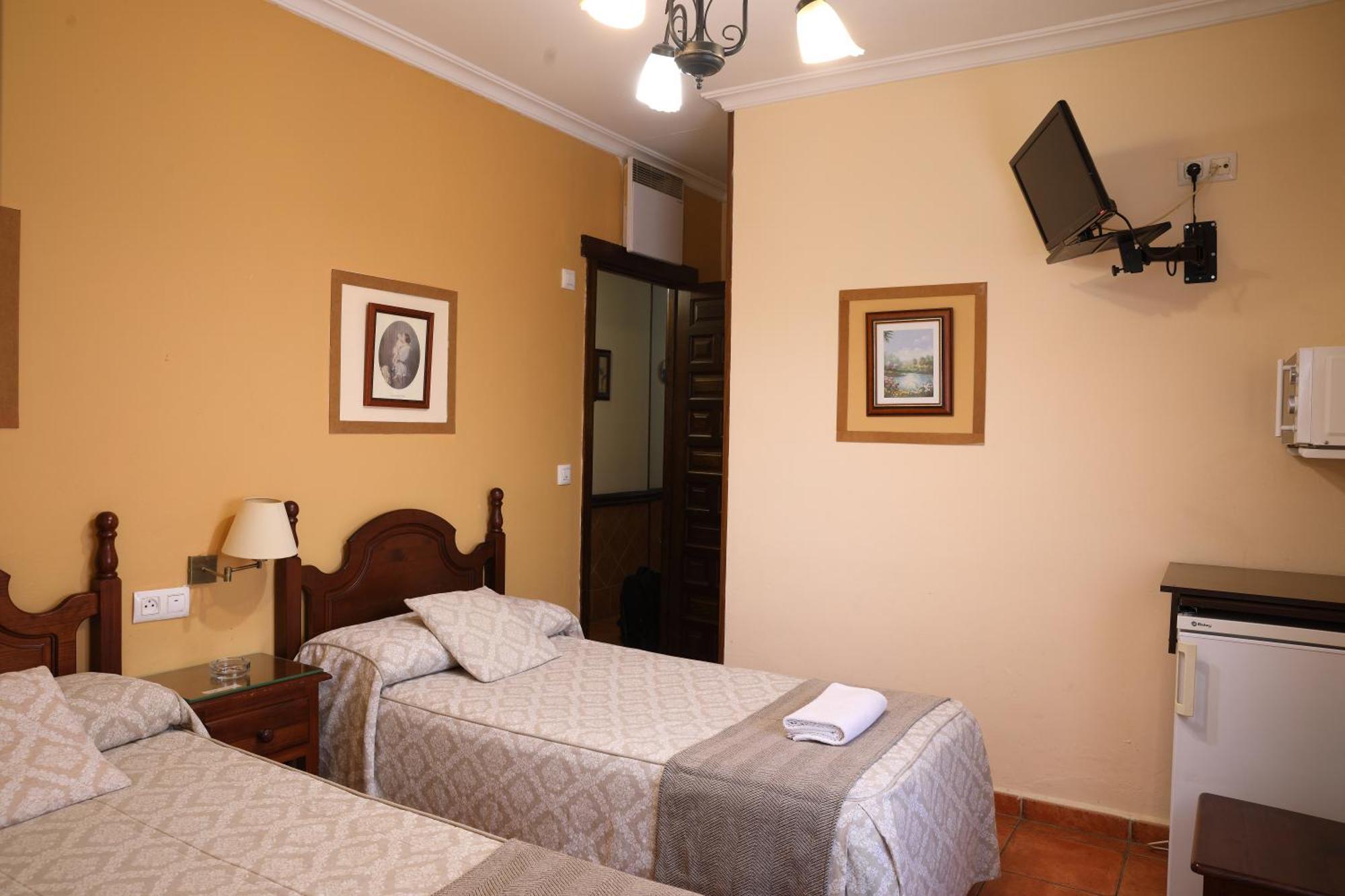 Twin Room Private Bathroom