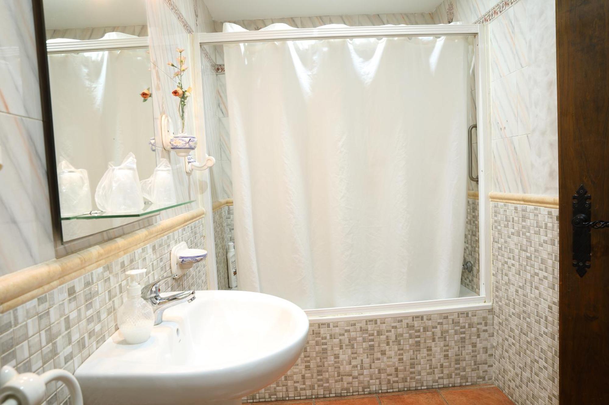Twin Room Private Bathroom