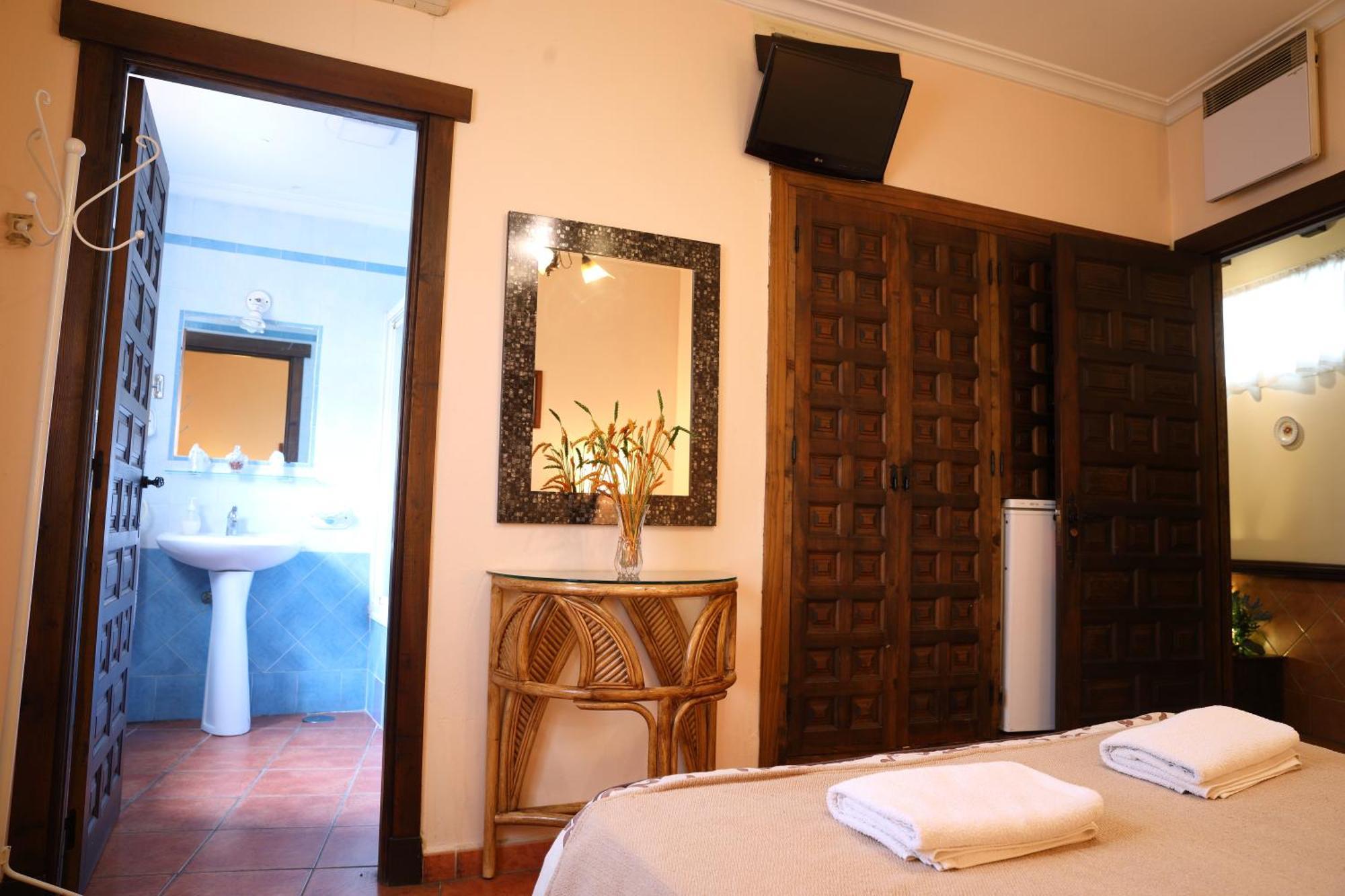 Twin Room Private Bathroom