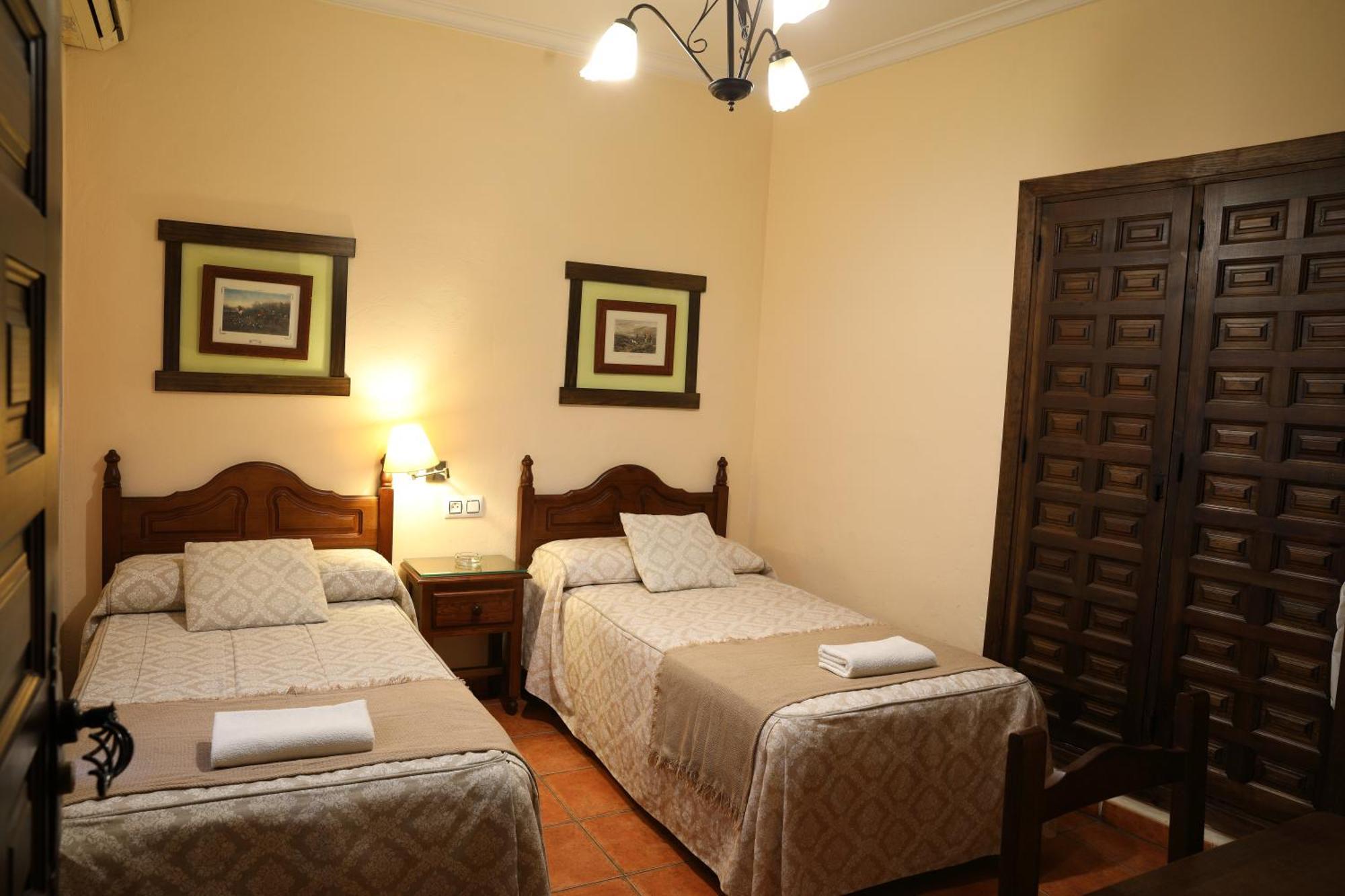 Twin Room Private Bathroom