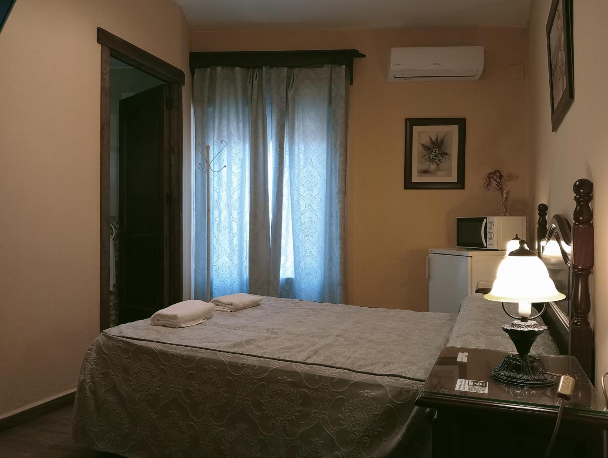 Double Room Private Bathroom