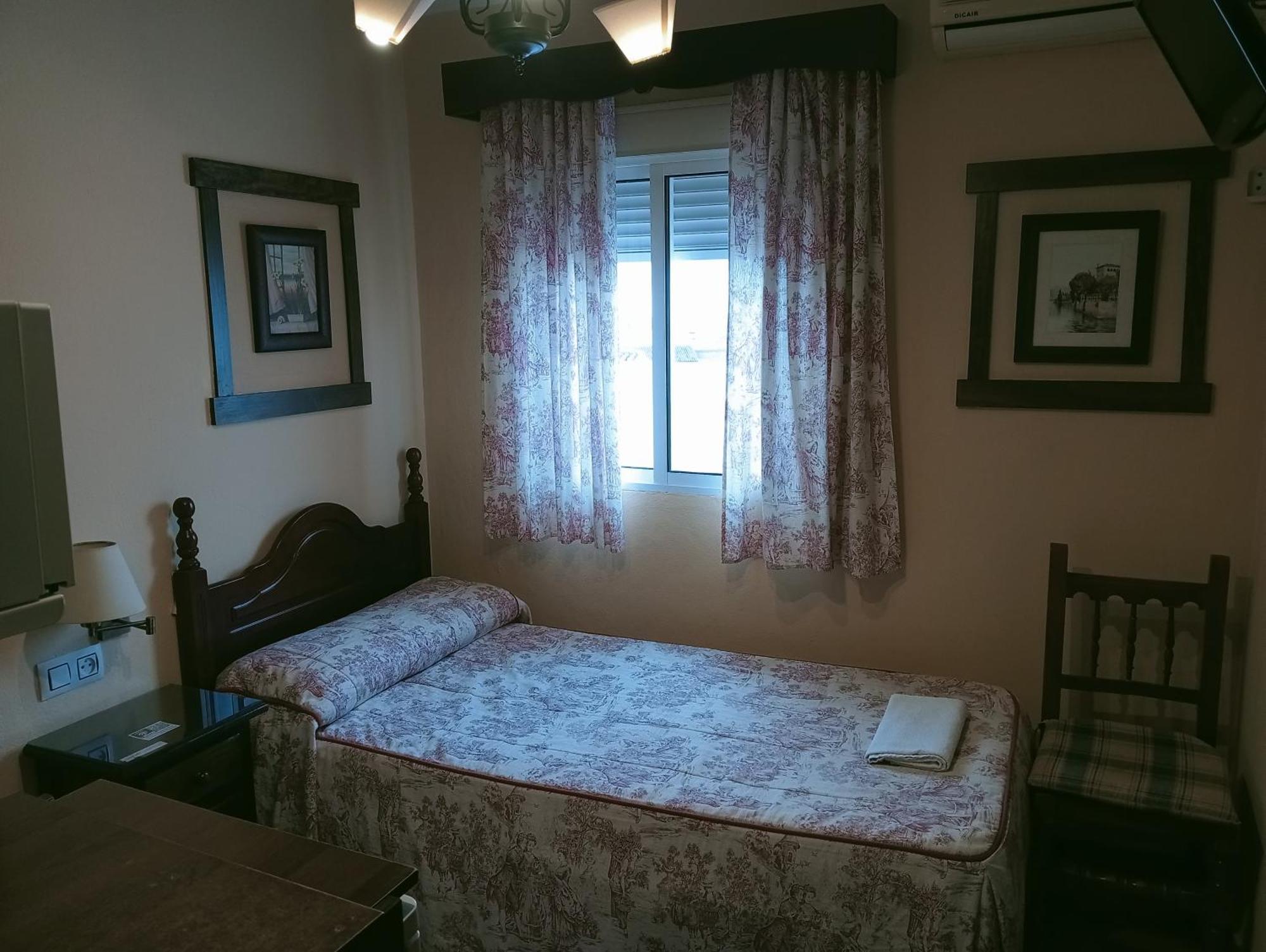 Single Room Private Bathroom