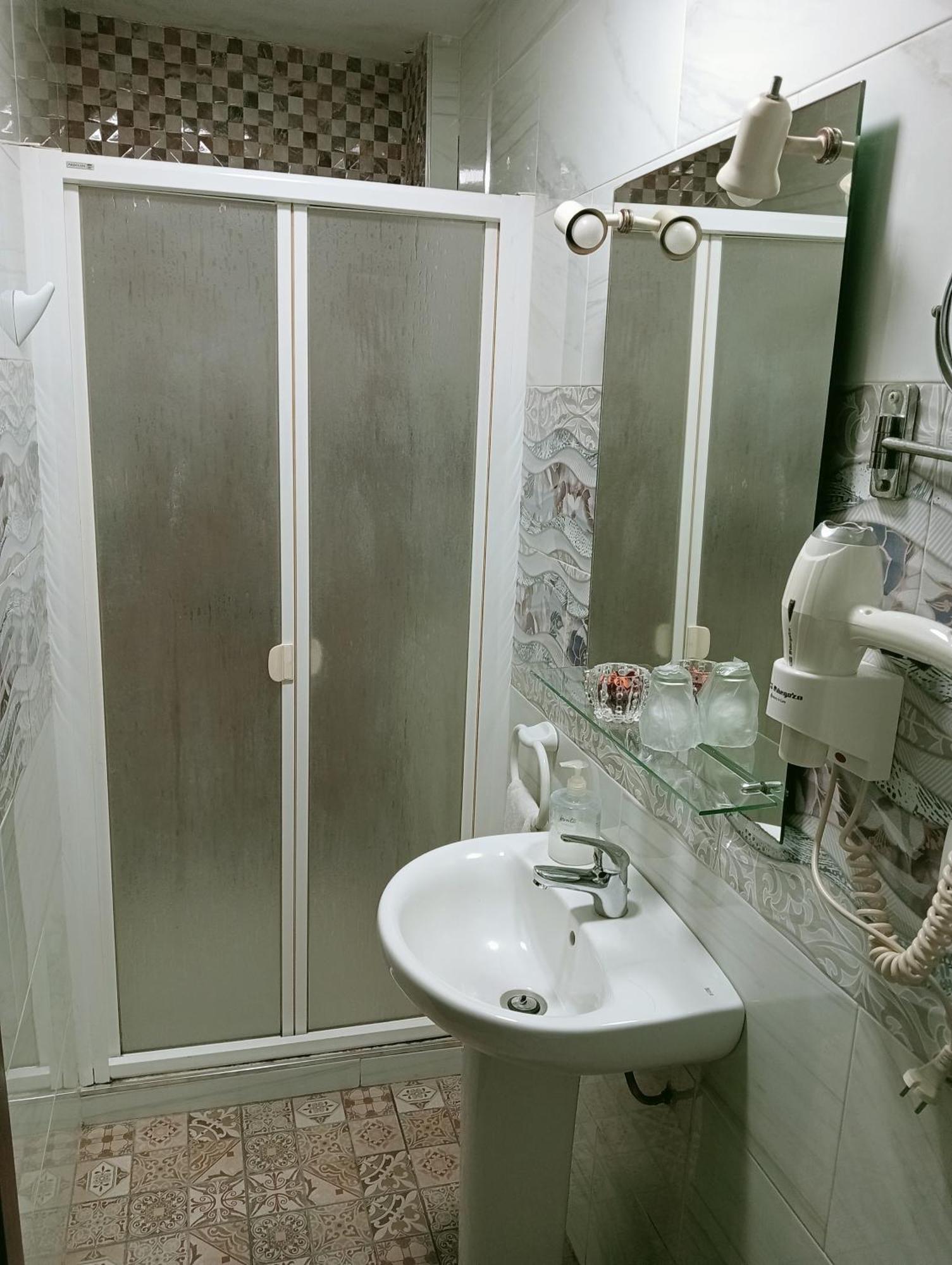 Single Room Private Bathroom