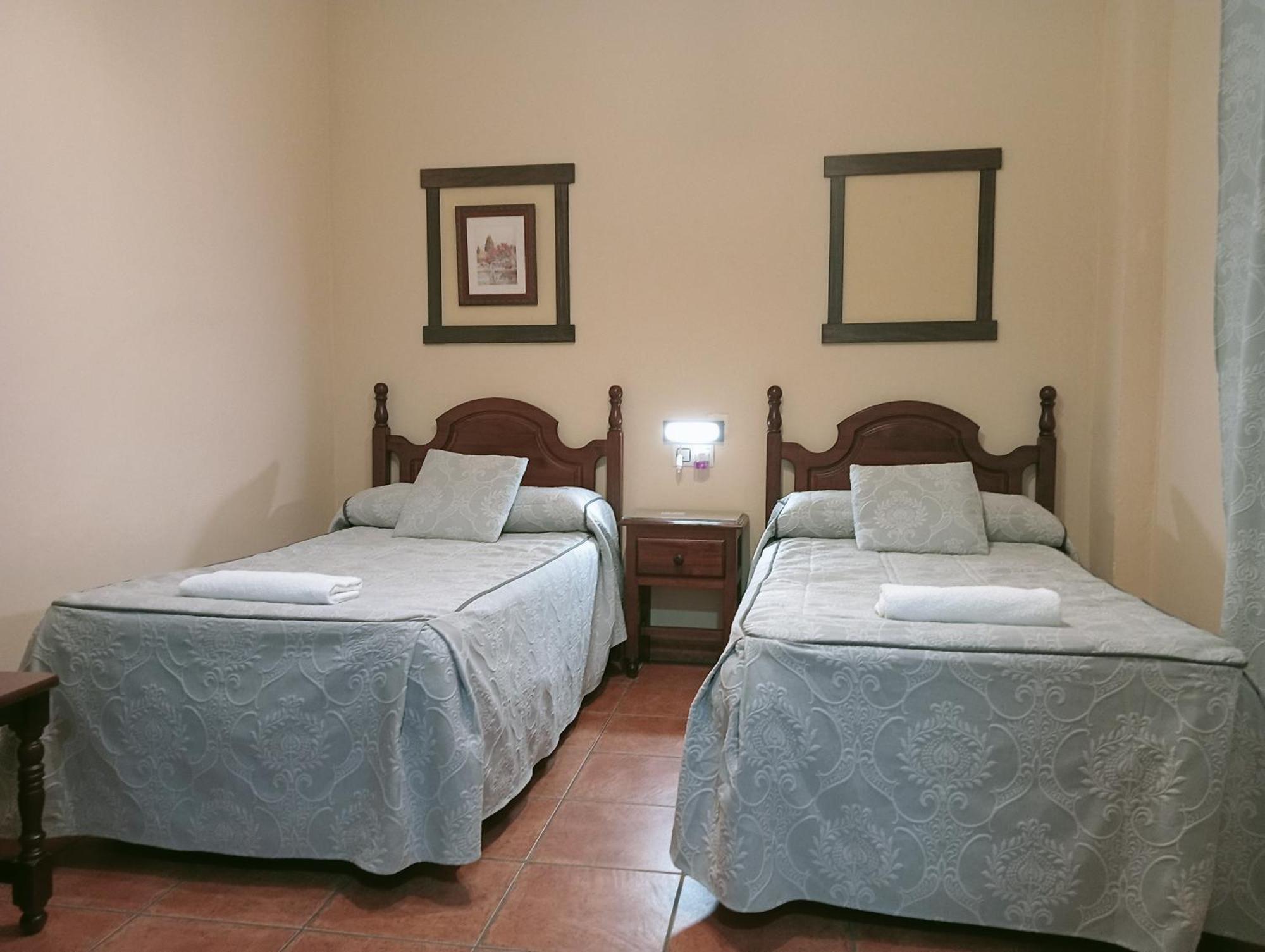 Twin Room Private Bathroom