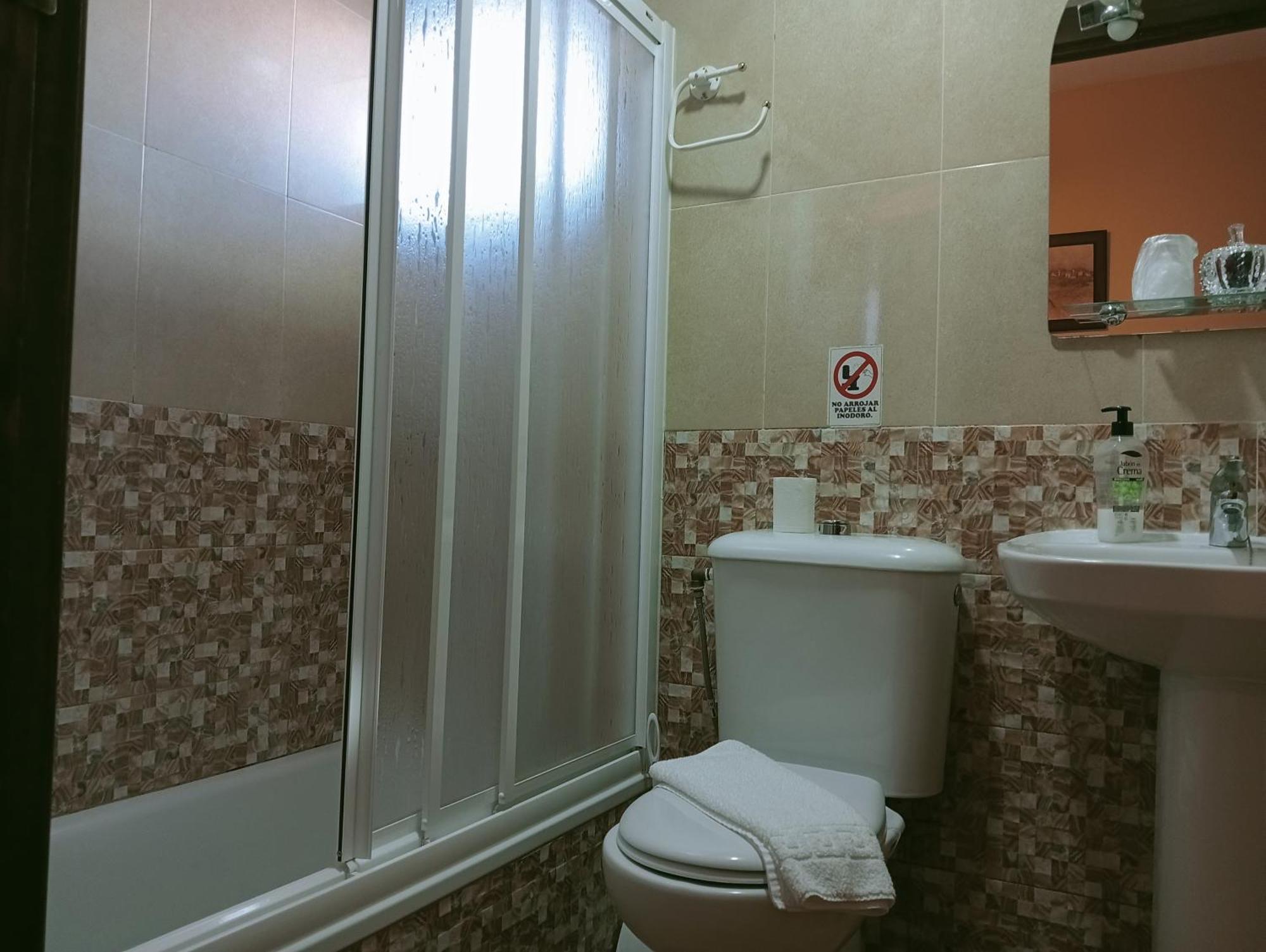 Double Room Private Bathroom