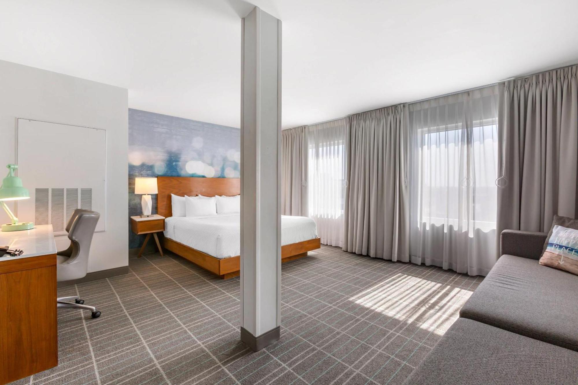 Suite 1 King Bed Non Smoking