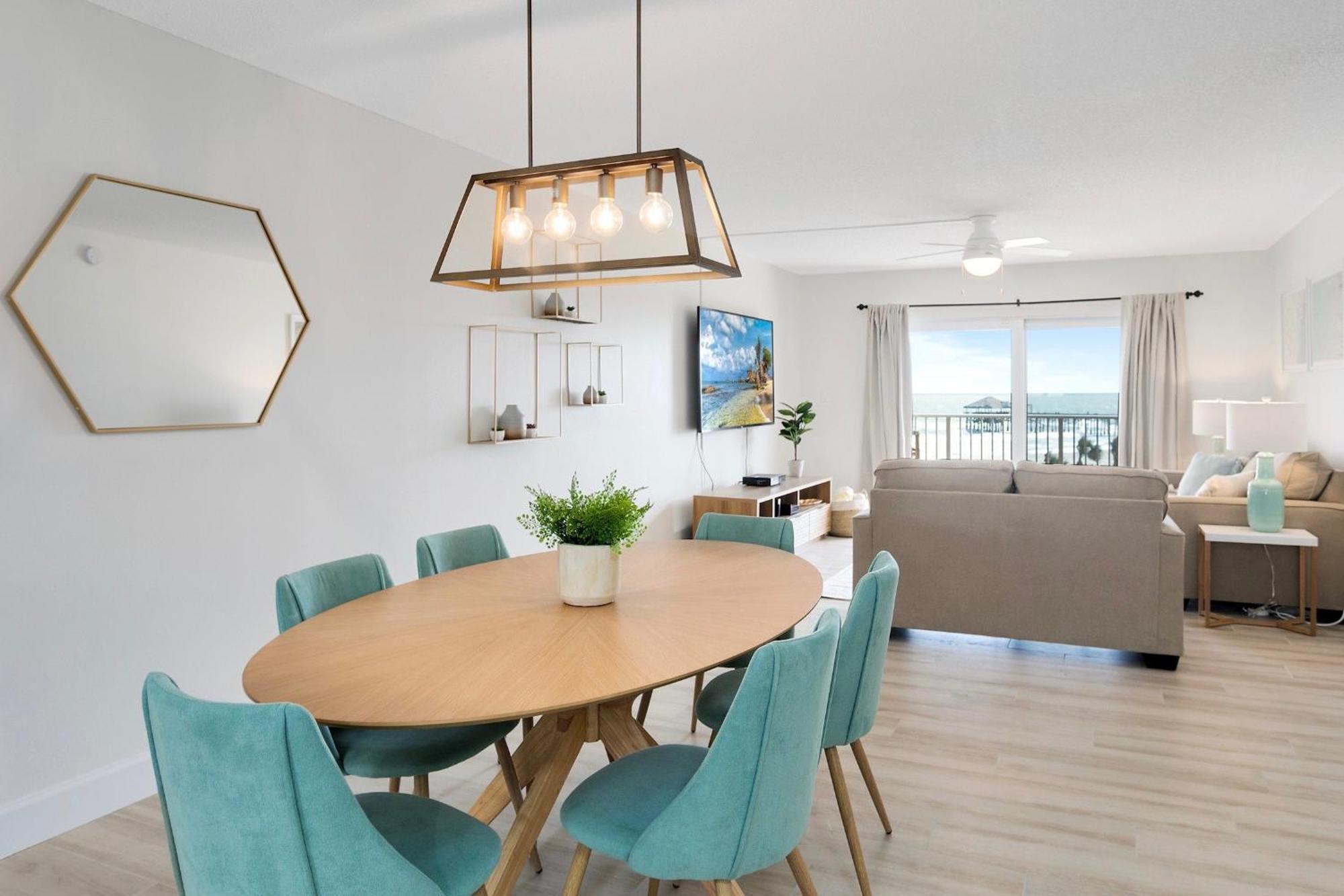 Penthouse Two-Bedroom Condo Panoramic Ocean Views Unit #52