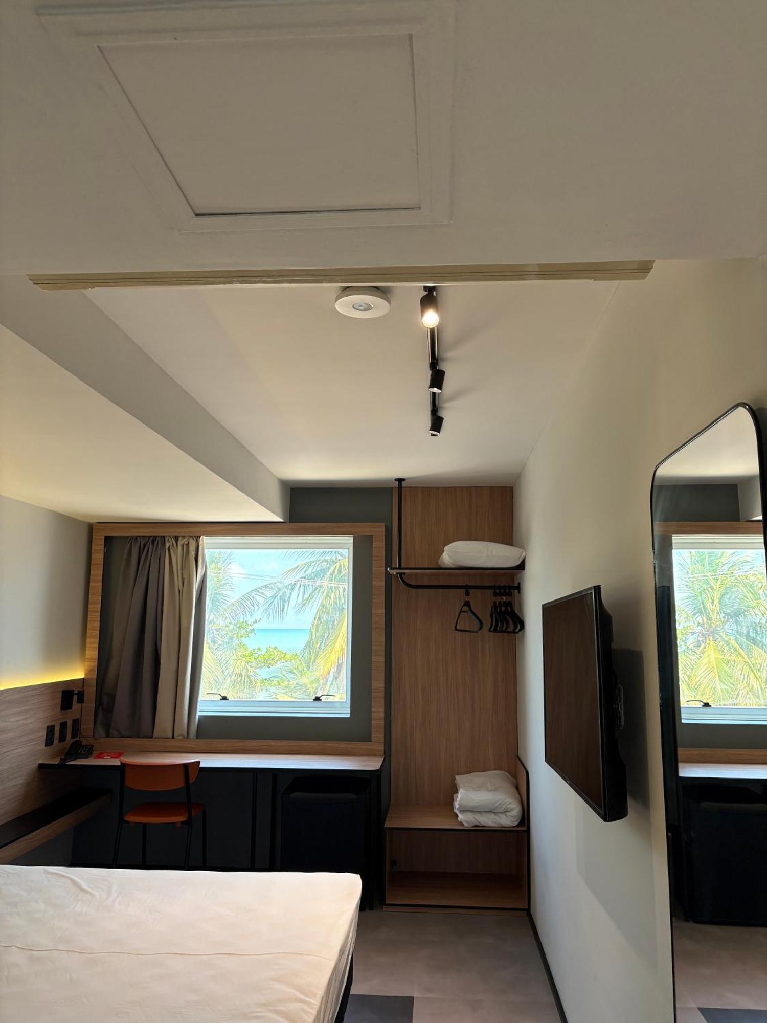 Superior Queen Room Oceanfront