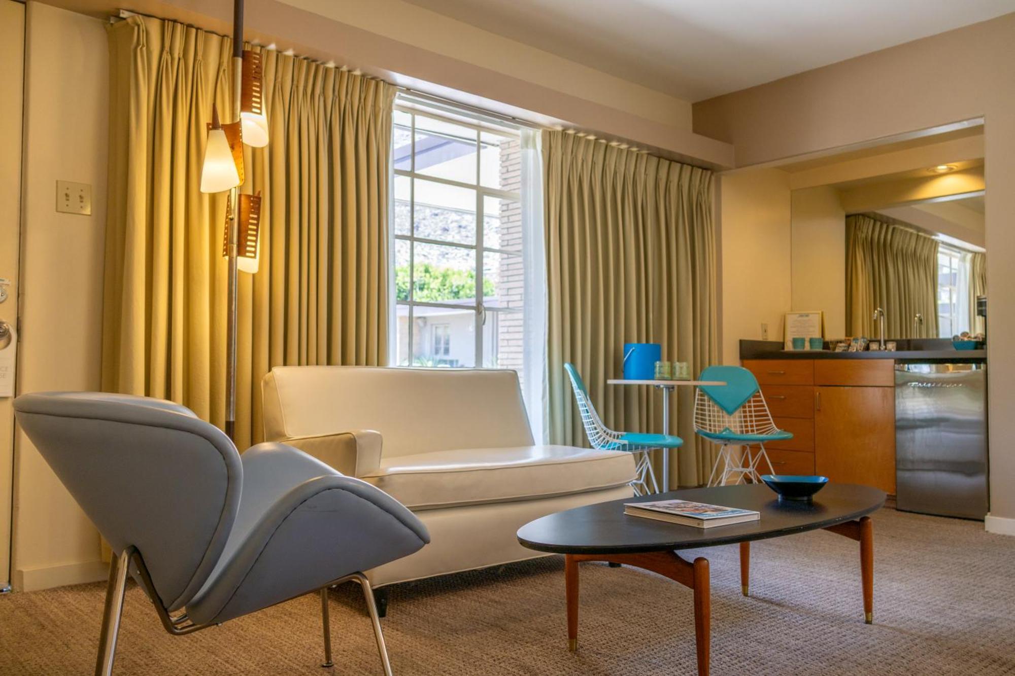 King Room Pool View
