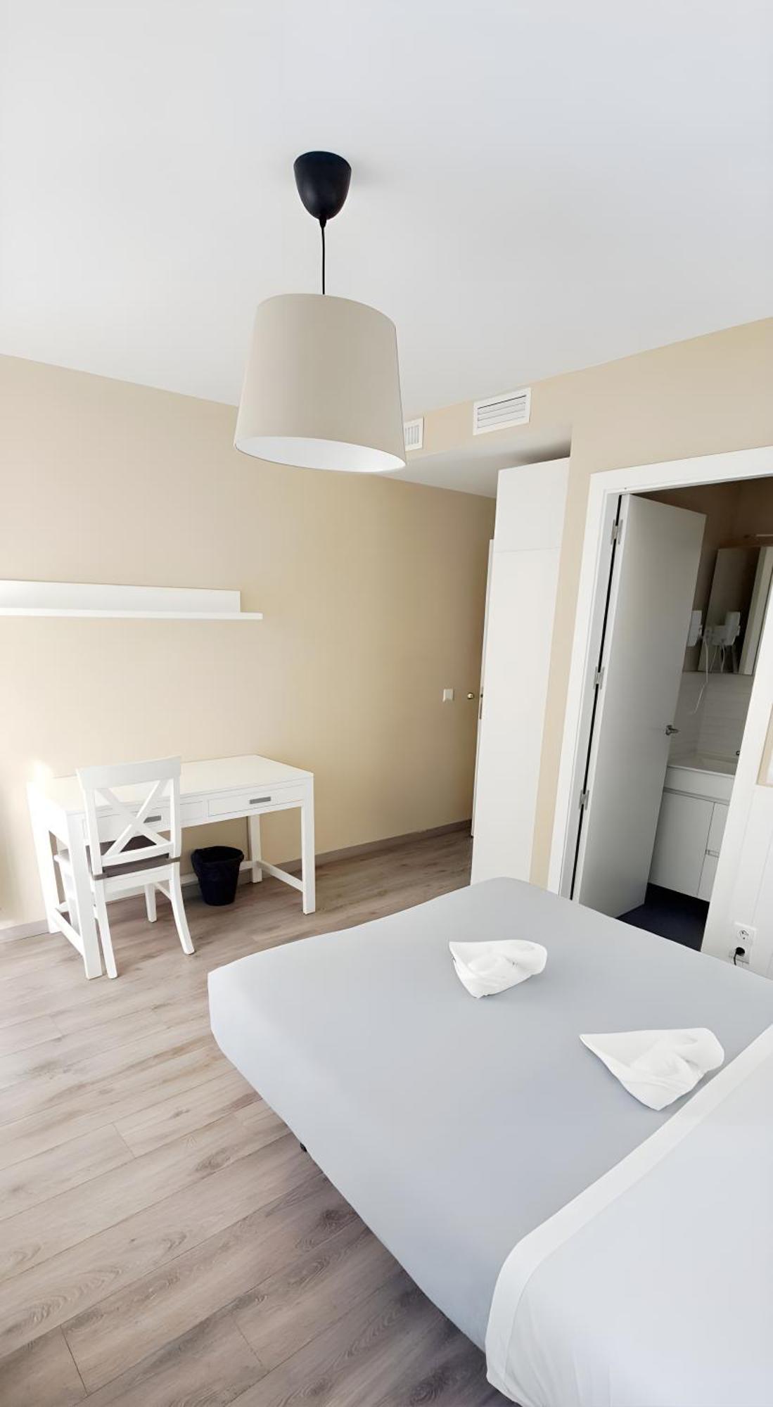 Double Room Private Bathroom