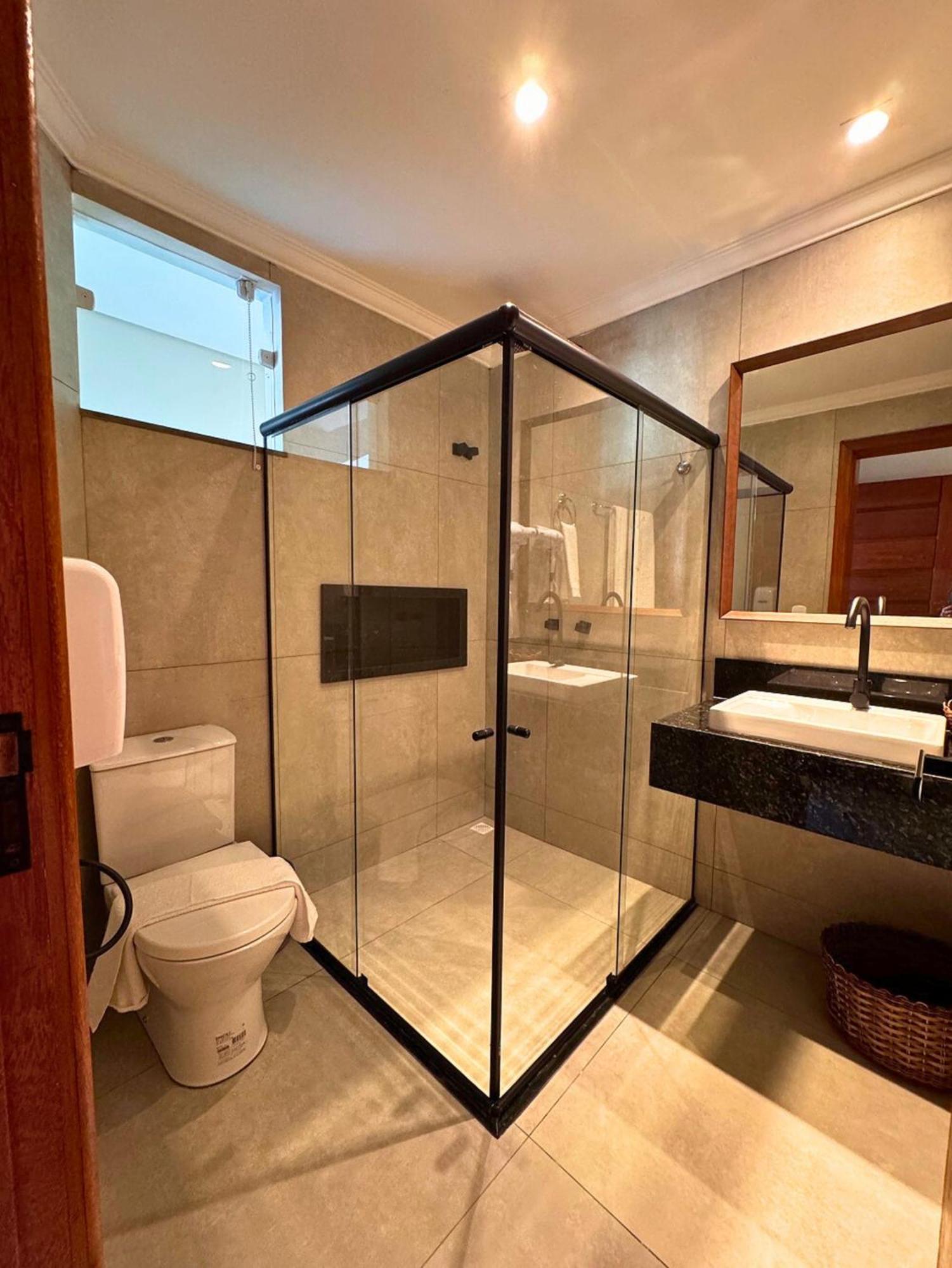 Deluxe Suite Spa Bath