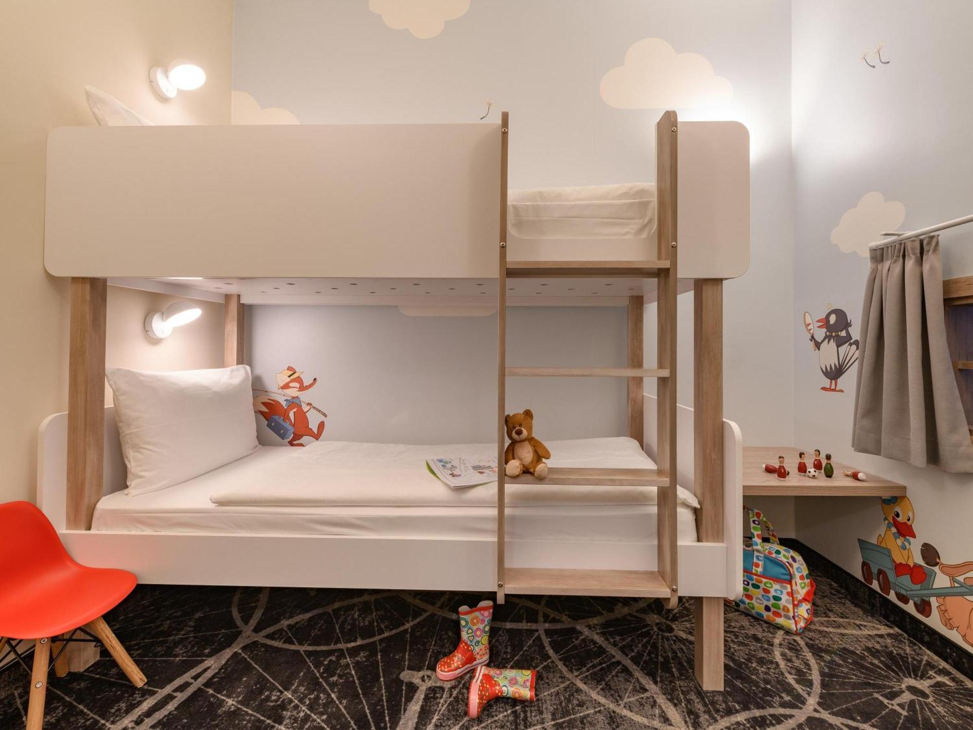 Family Room Double Bed Bunk Bed