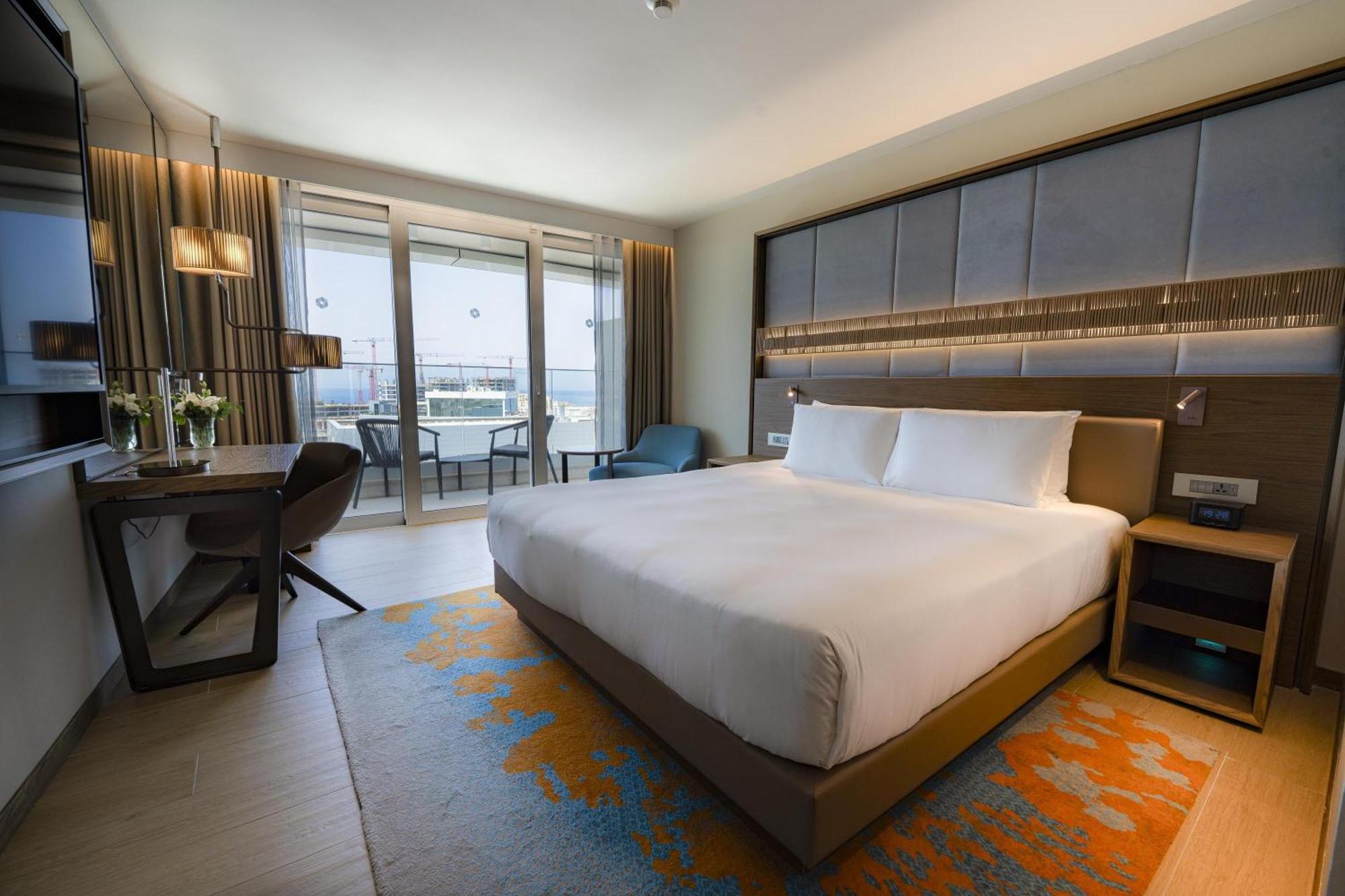 Deluxe King Room Balcony Sea View Club Access