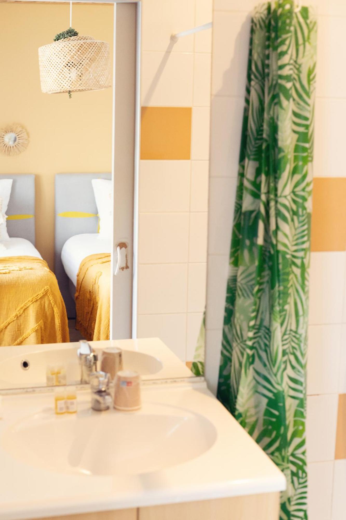 Double or Twin Room Side Sea View