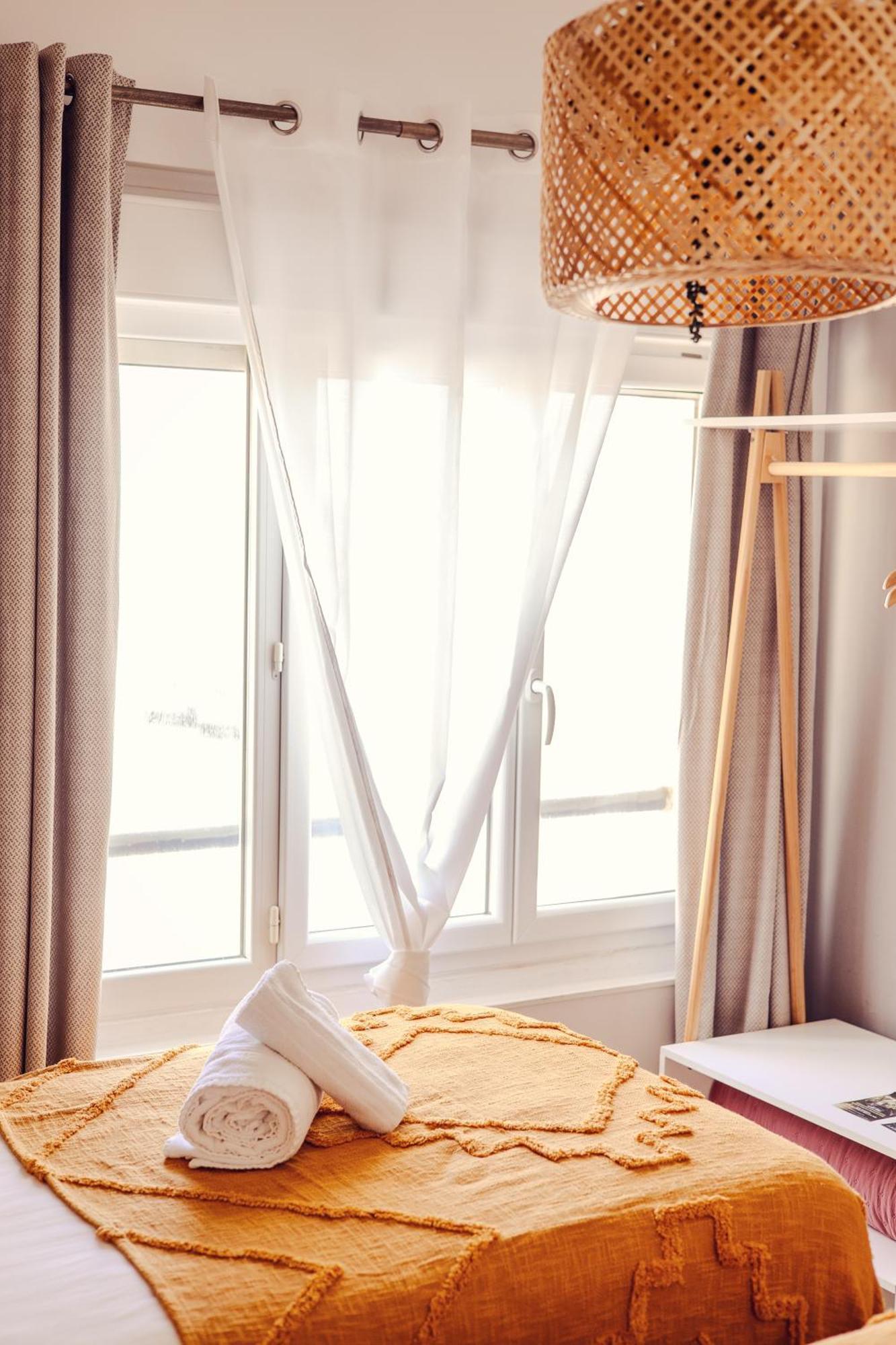 Double or Twin Room Side Sea View