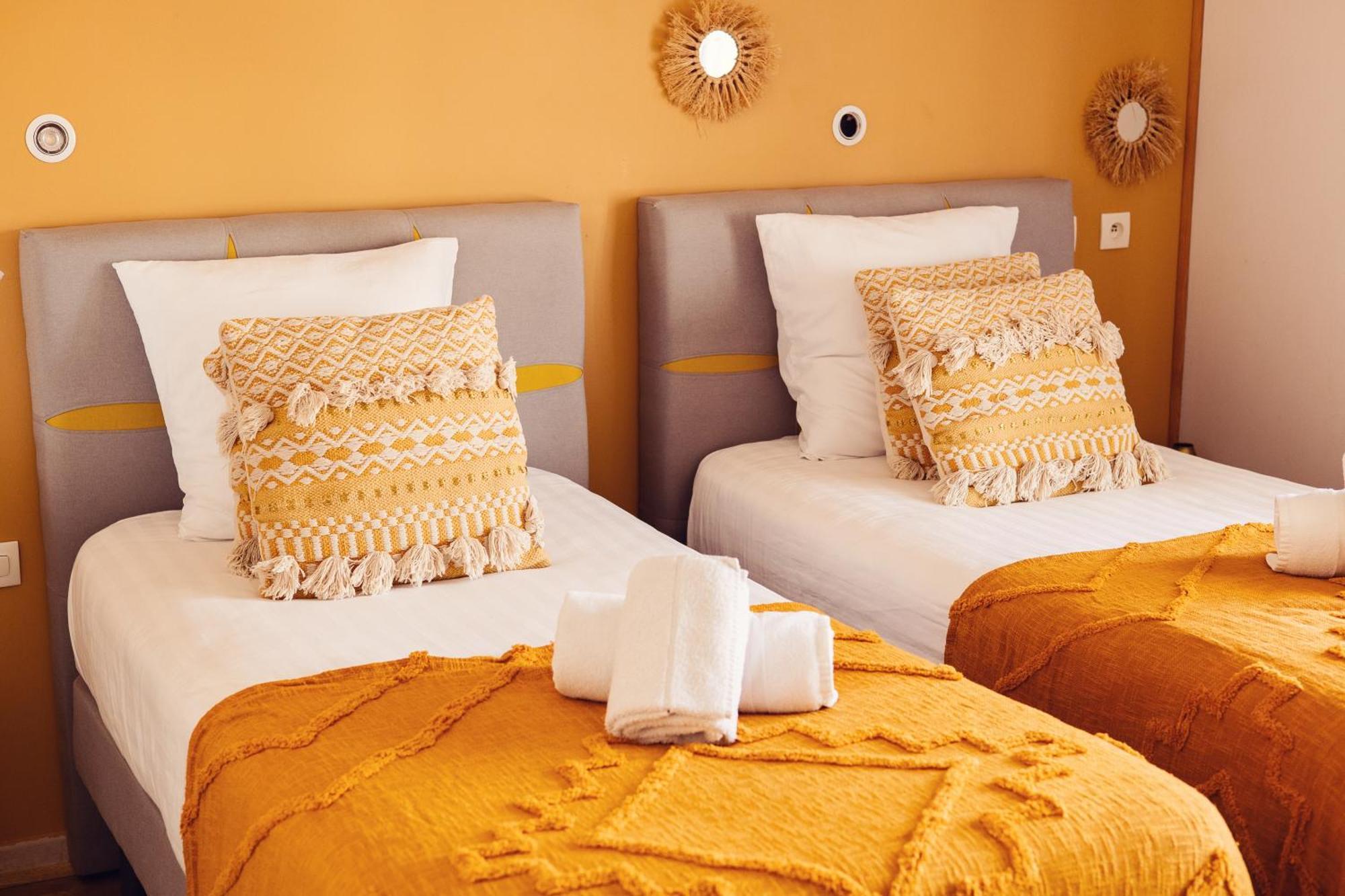 Double or Twin Room Side Sea View