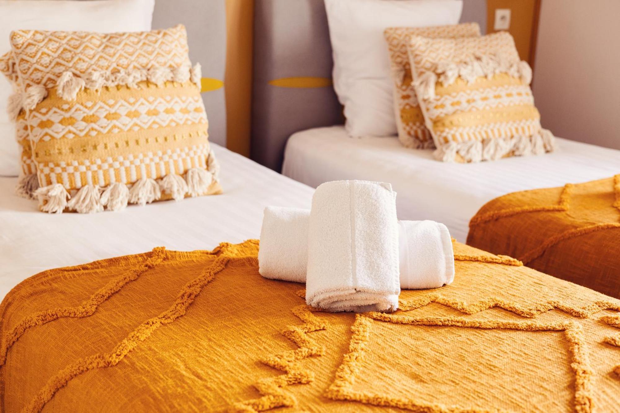 Double or Twin Room Side Sea View