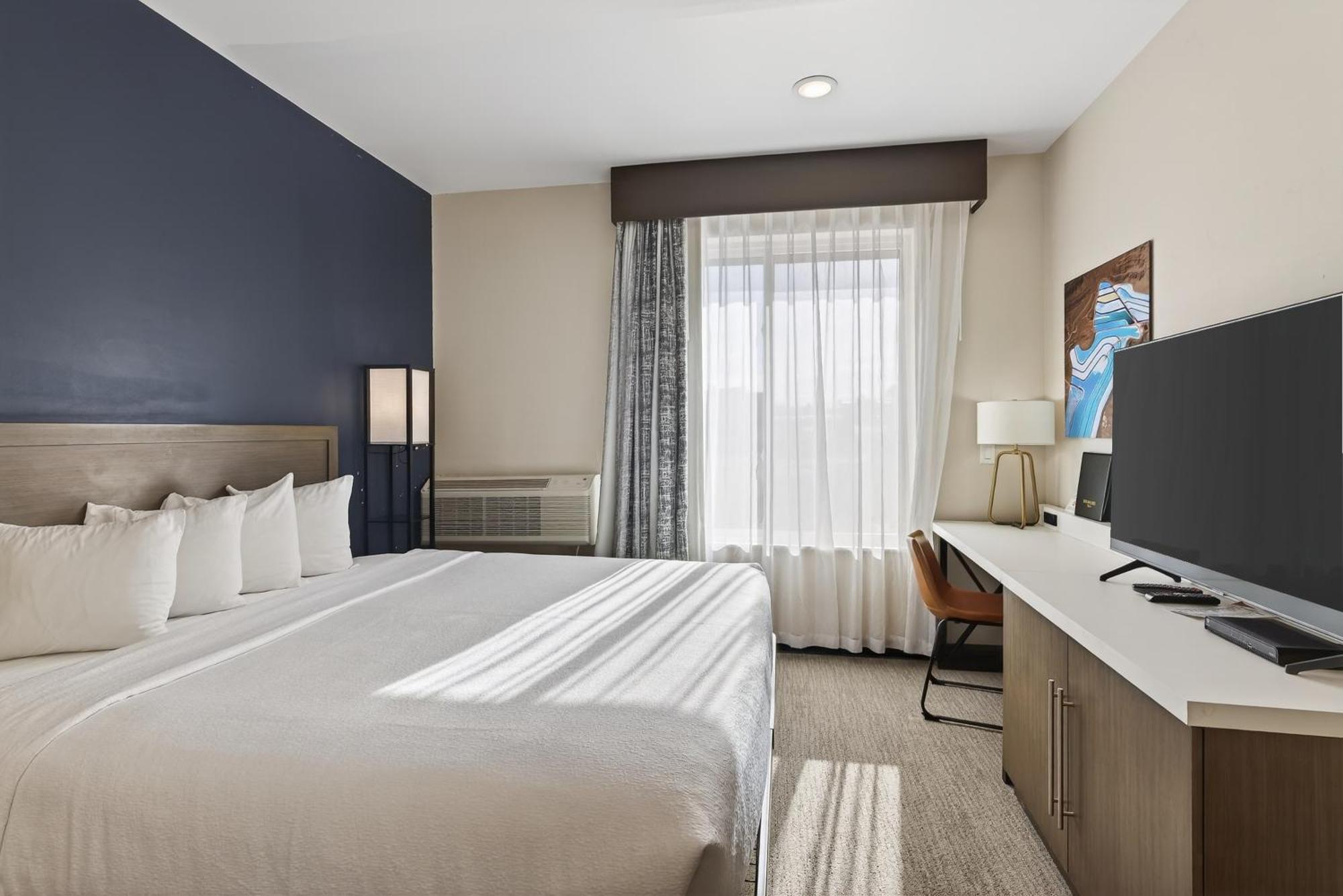Standard King Room