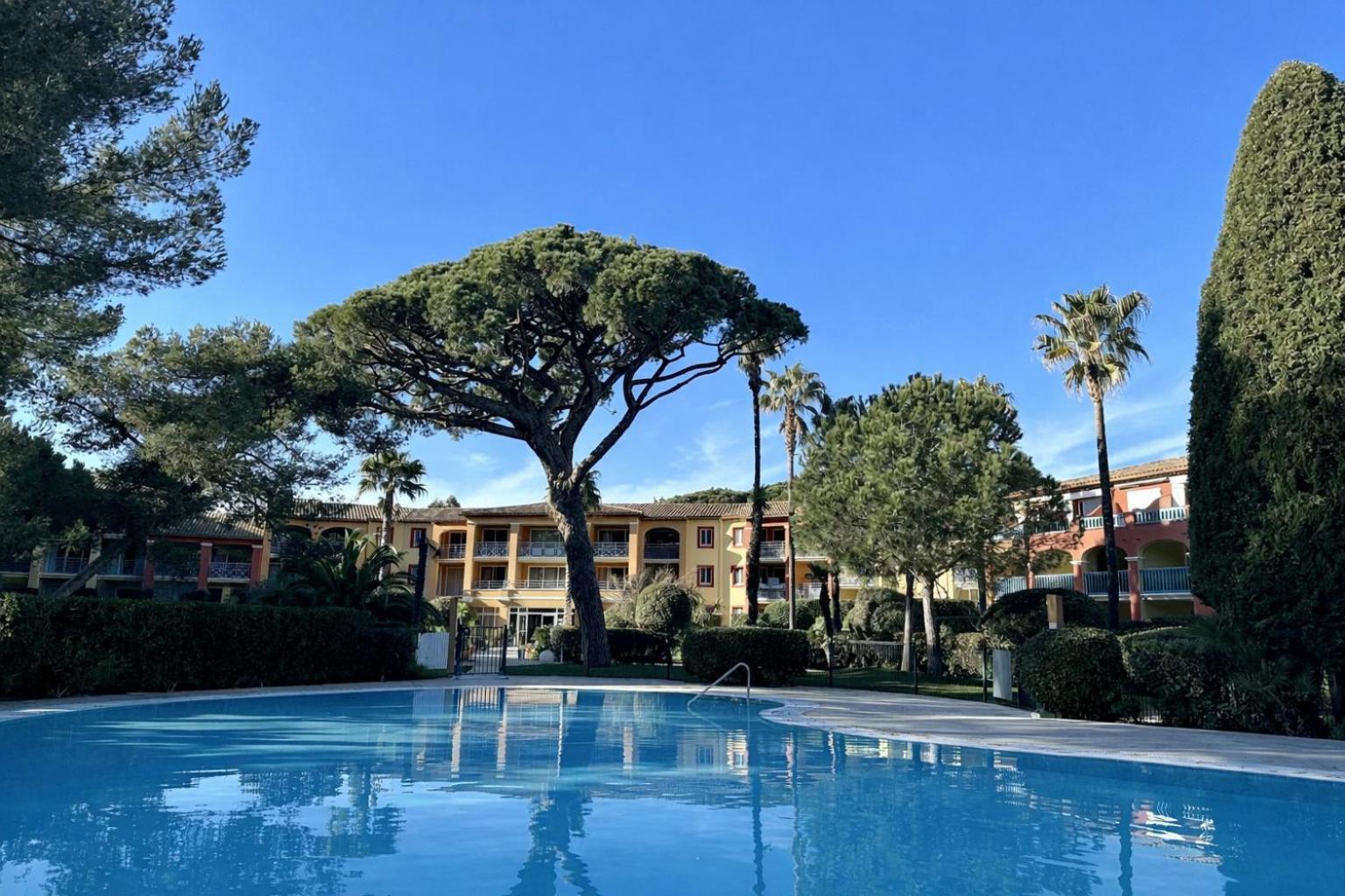 Apartment Pool View
