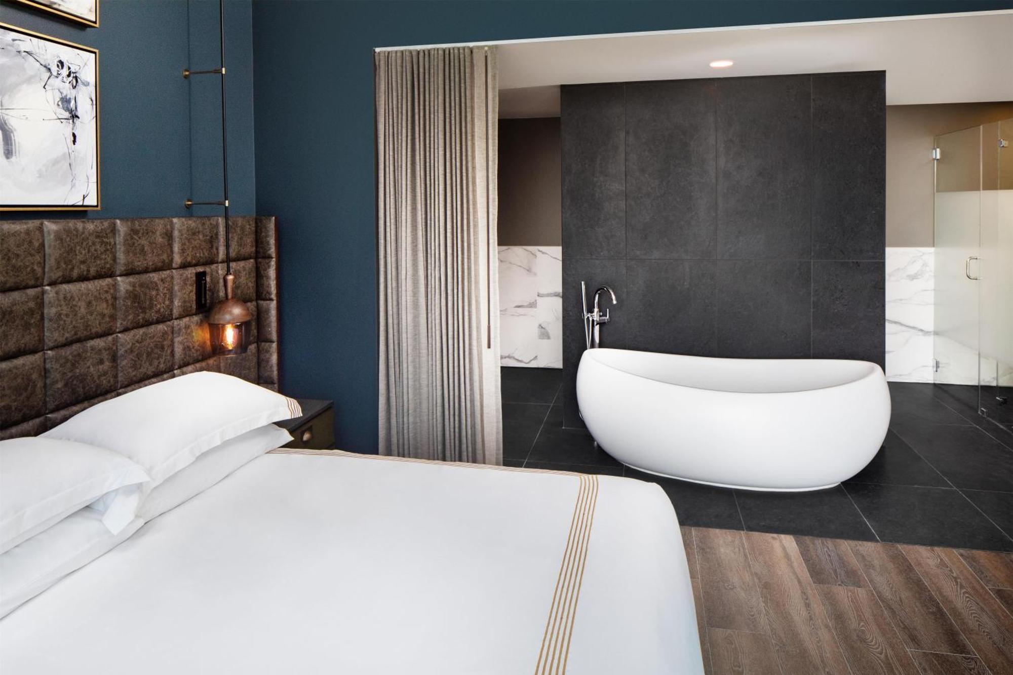 Serenity King Suite,1743407043:JPEG
