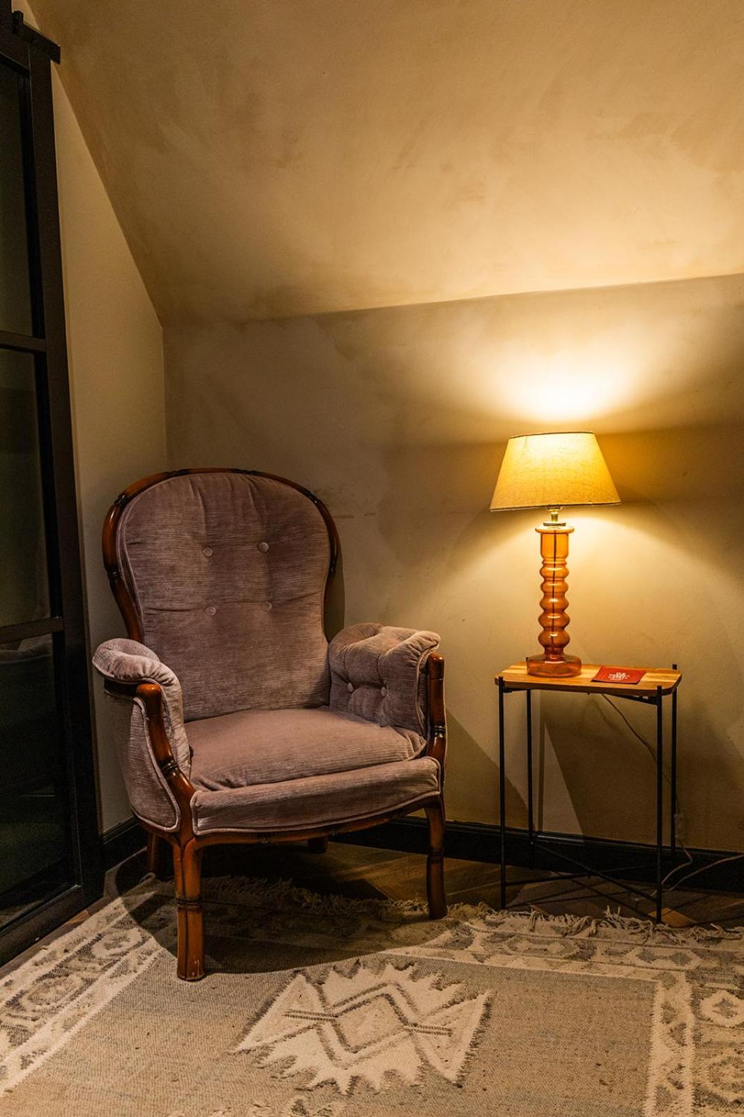 Comfort room