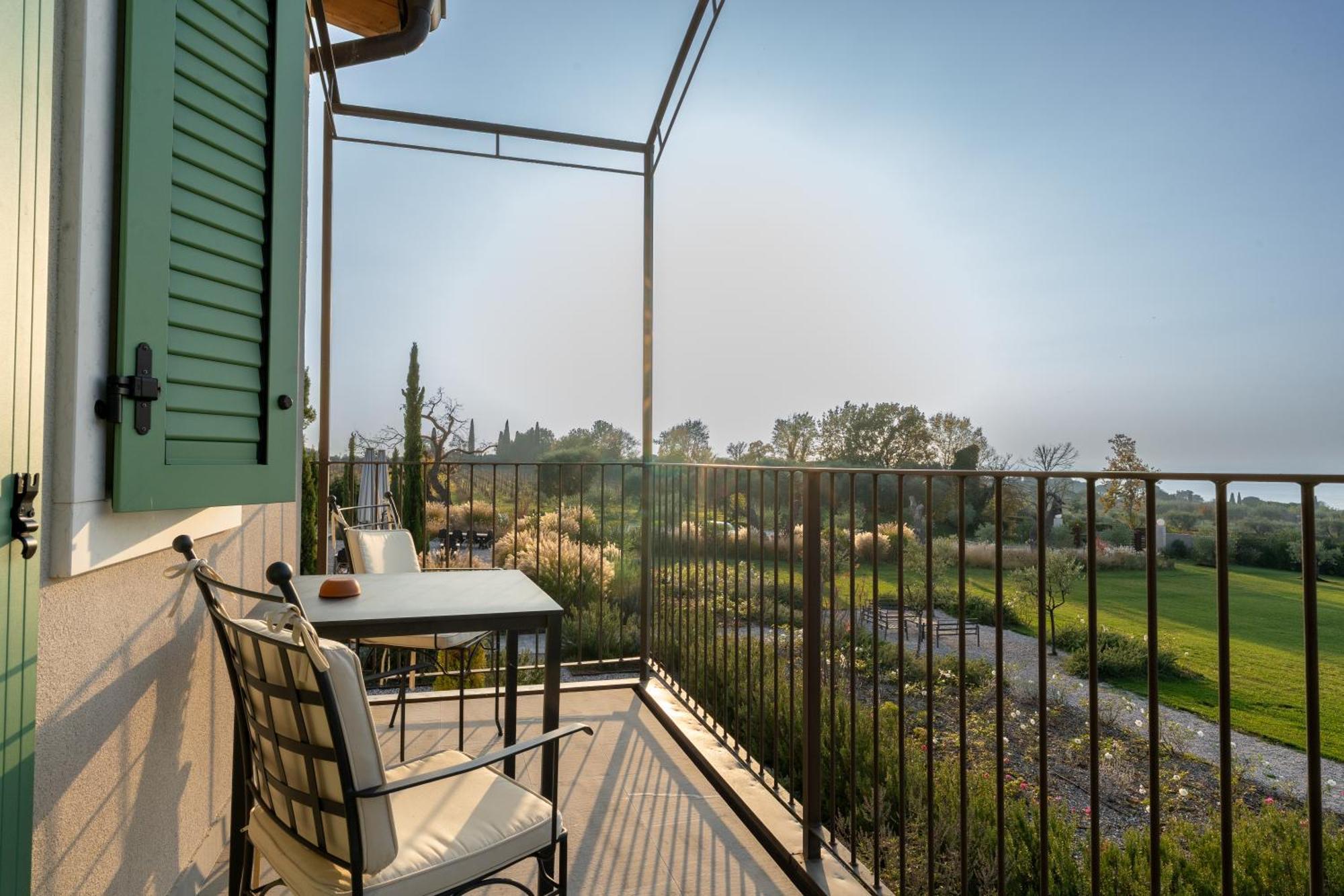 Junior Suite Vineyard View