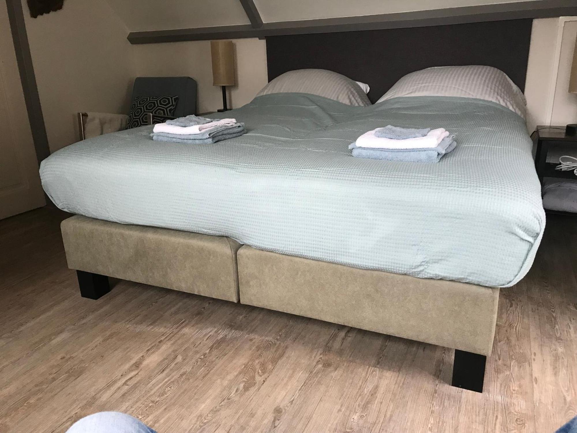 Deluxe Double Room Shower