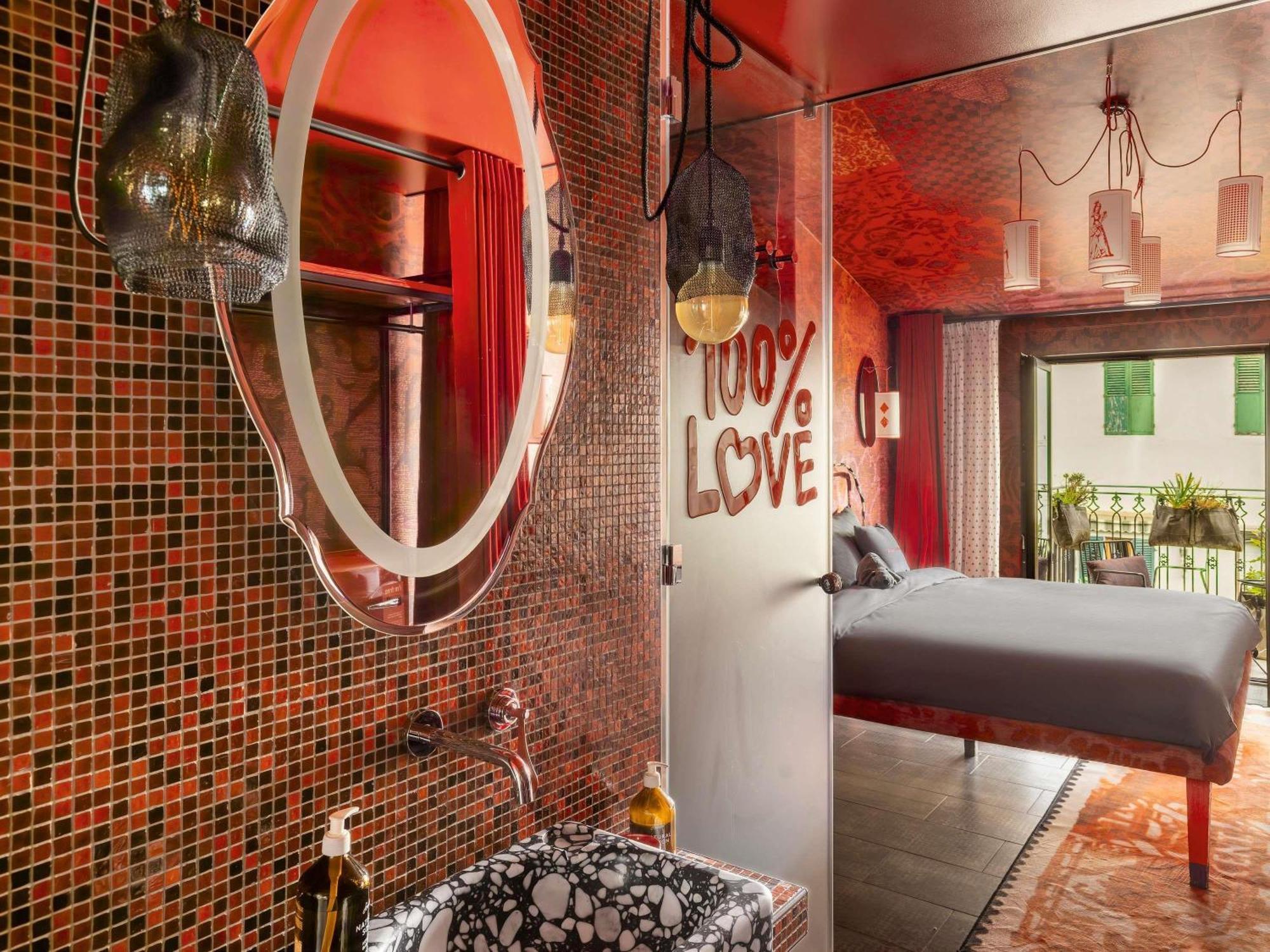 Medium Rosso with Balcony
