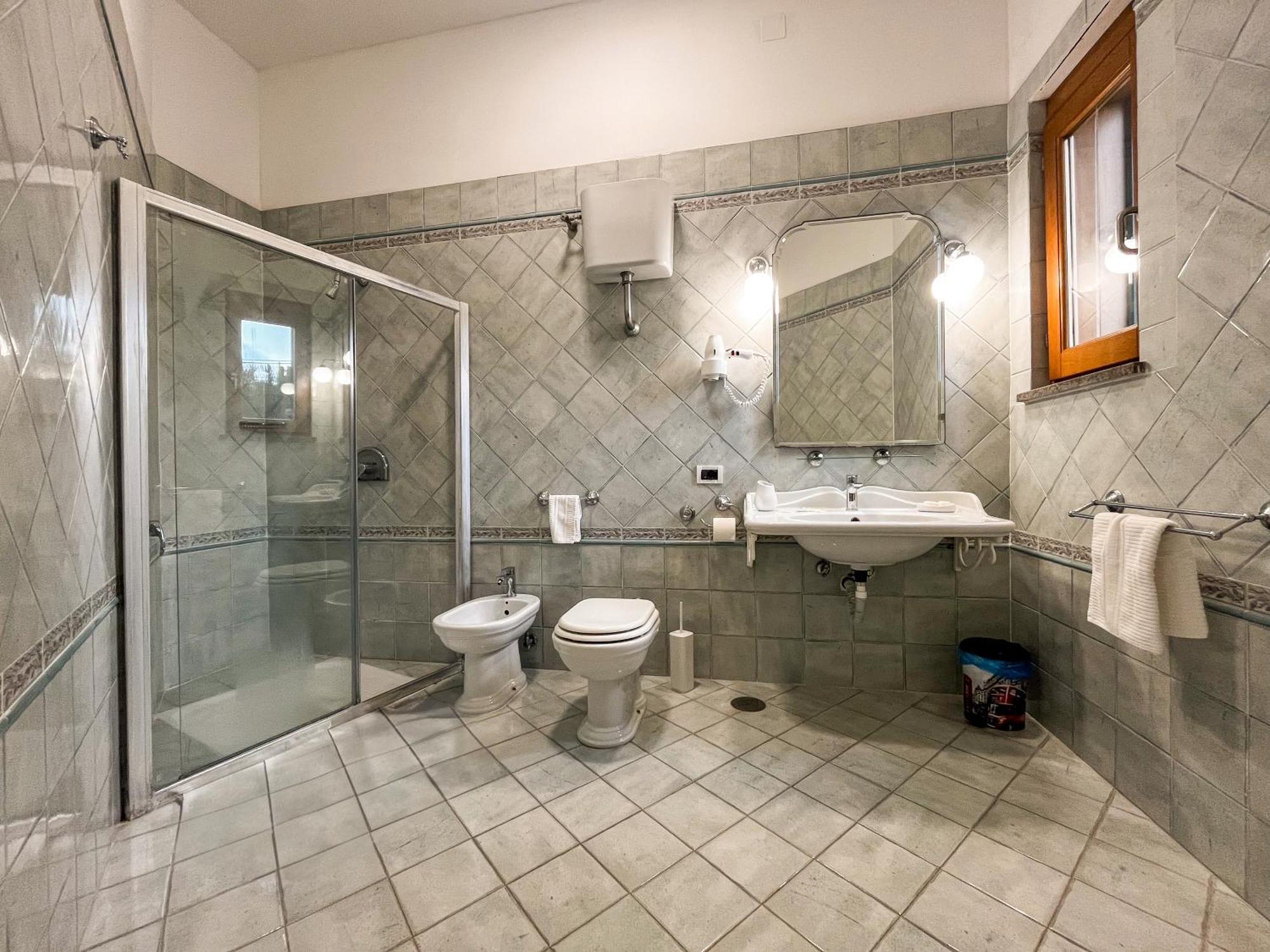 Single Room with Balcony,1743520816:JPEG