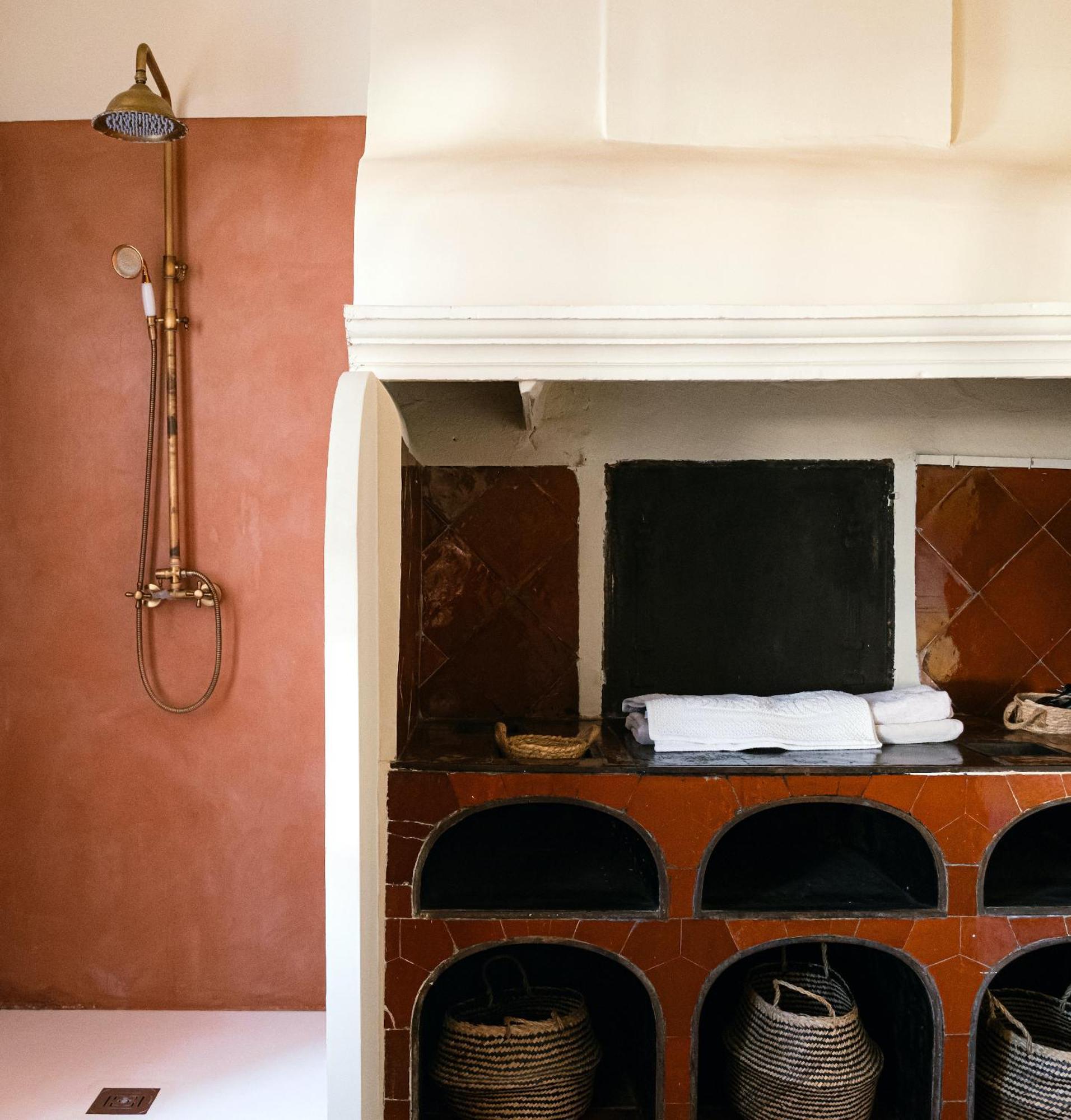 Deluxe Double Room Bath