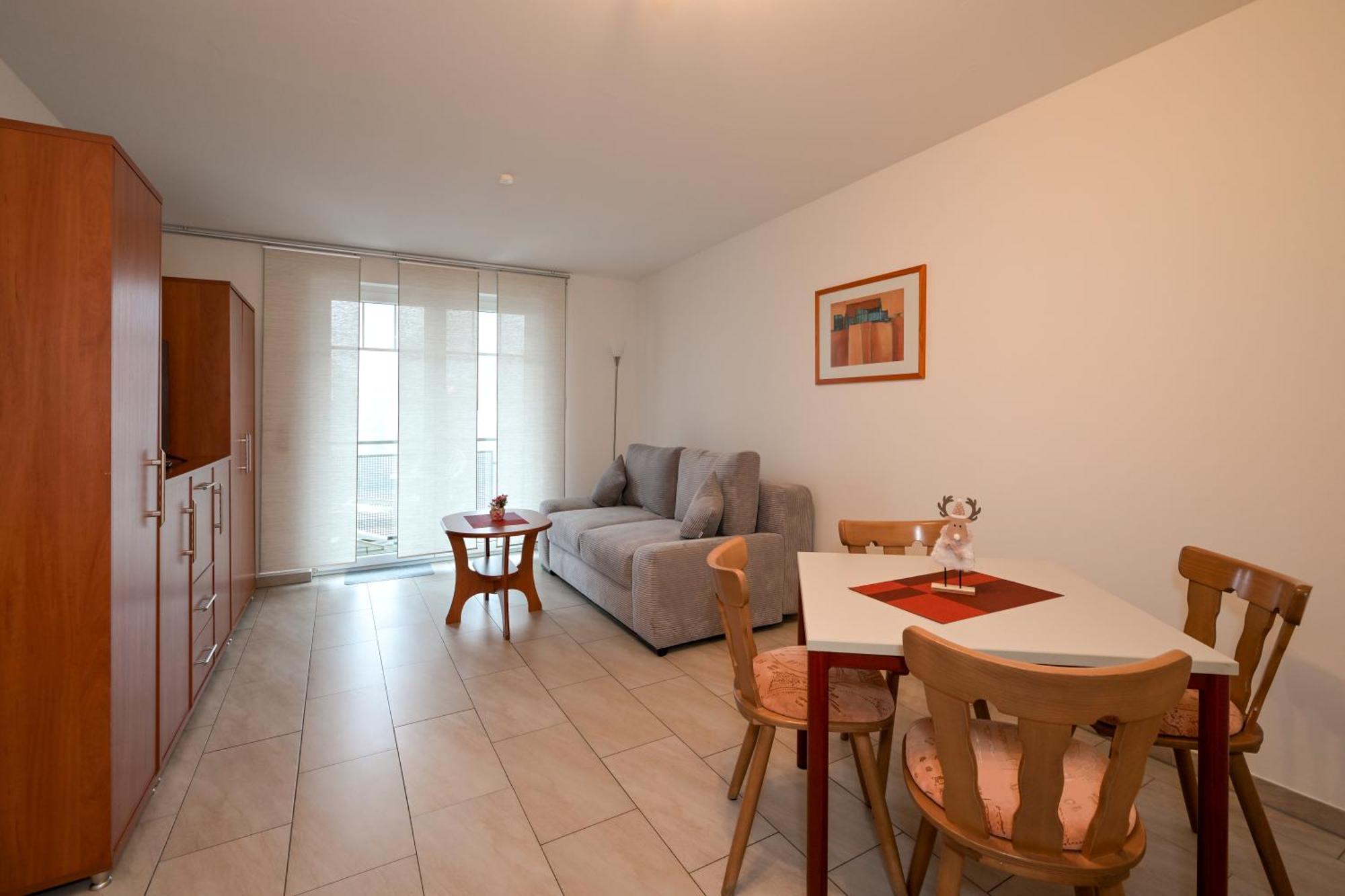 Apartment mit Balkon
