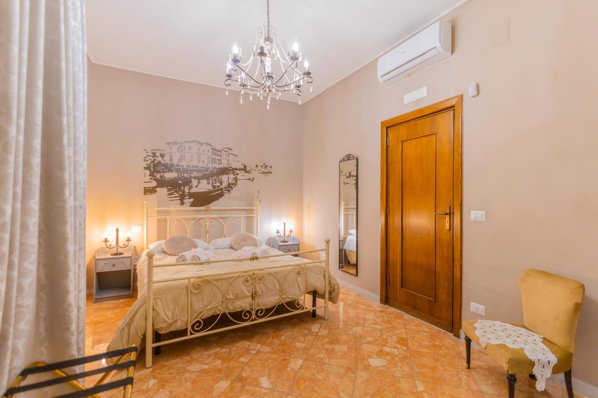 Double Room Private Bathroom