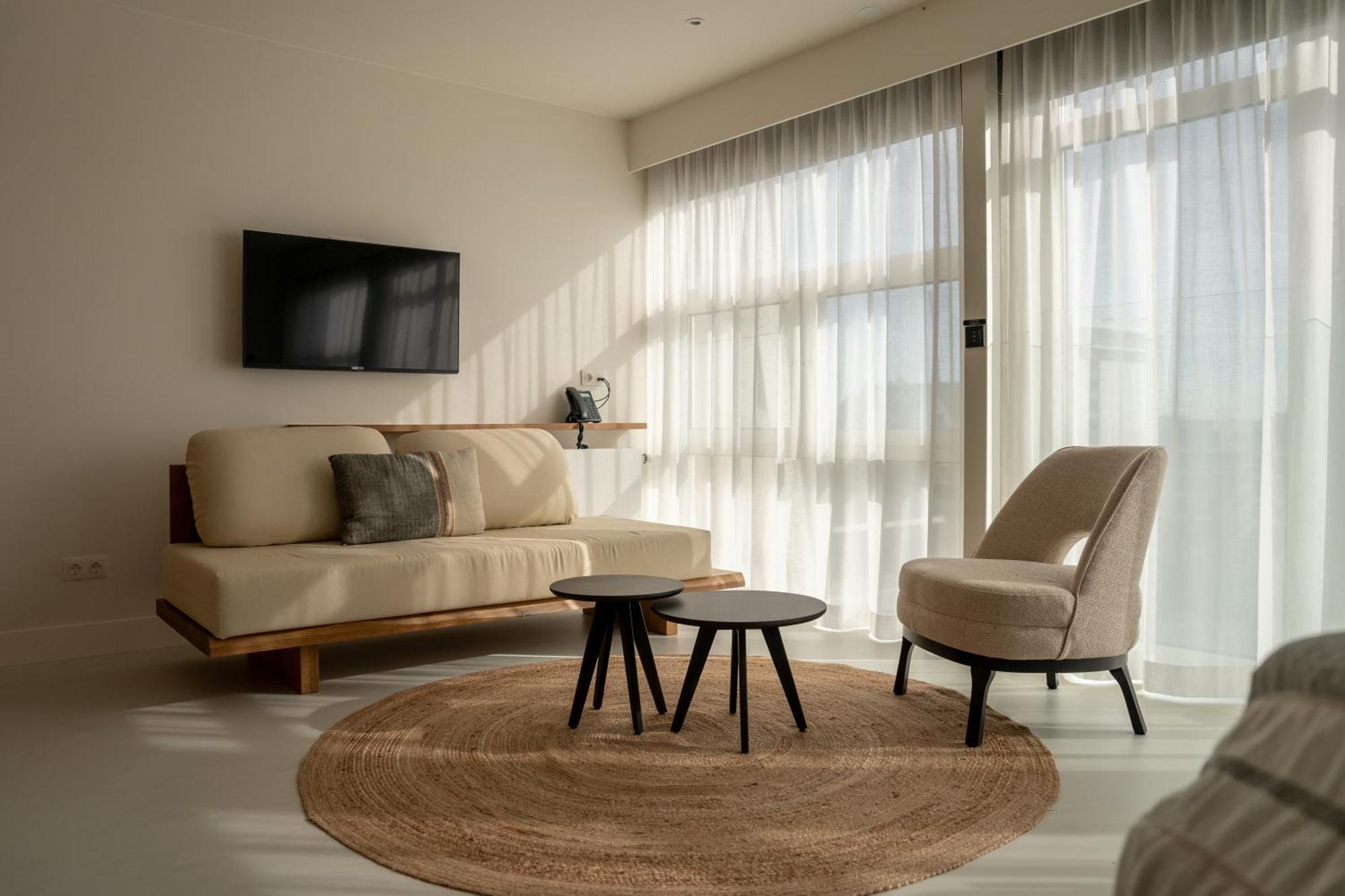 Sea Breeze Junior Suite