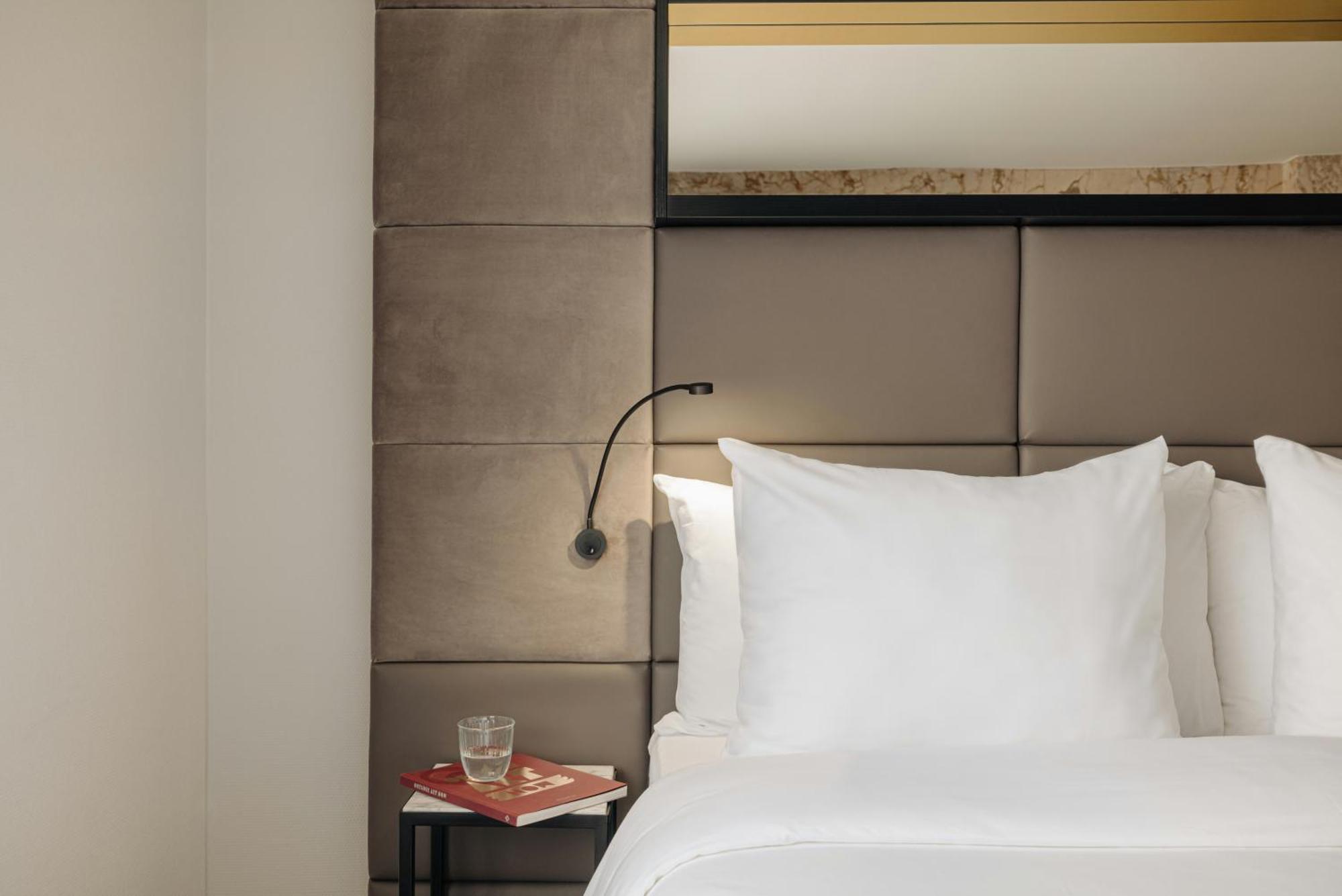 Superior Room 1 King Bed