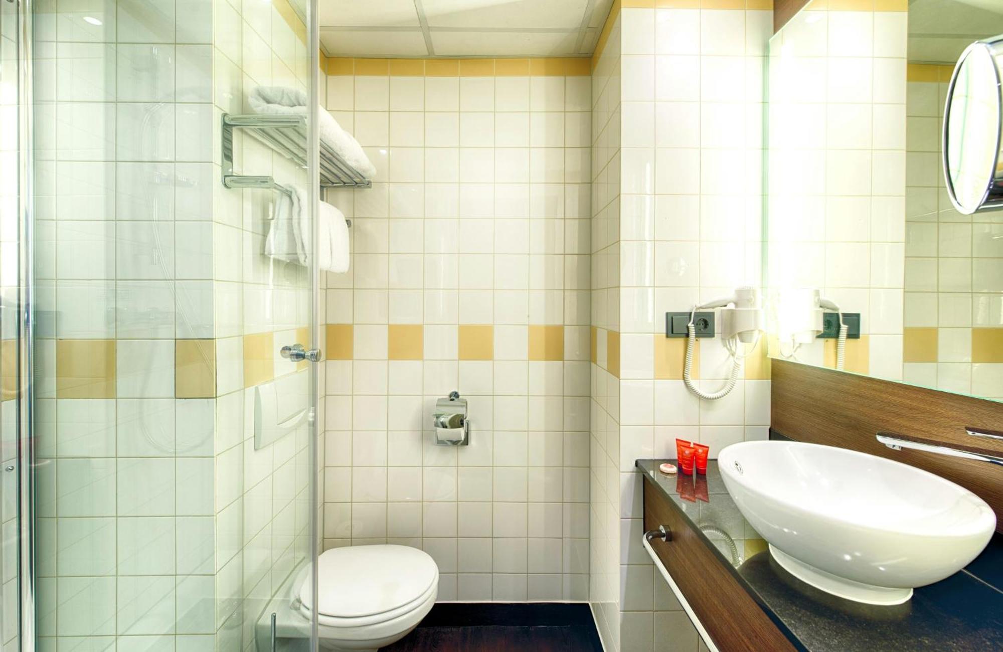 Comfort Room 1 Twin Bed