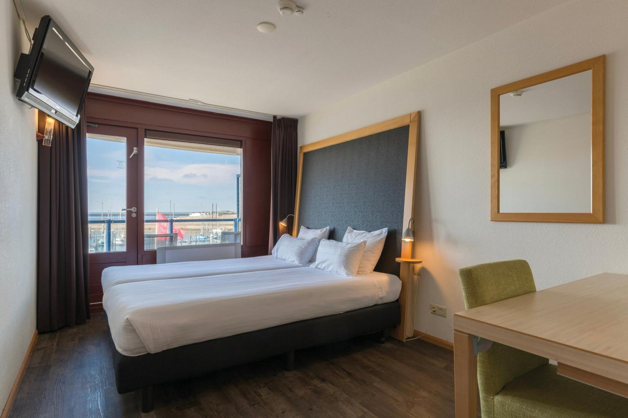 Comfort Room 1 Twin Bed