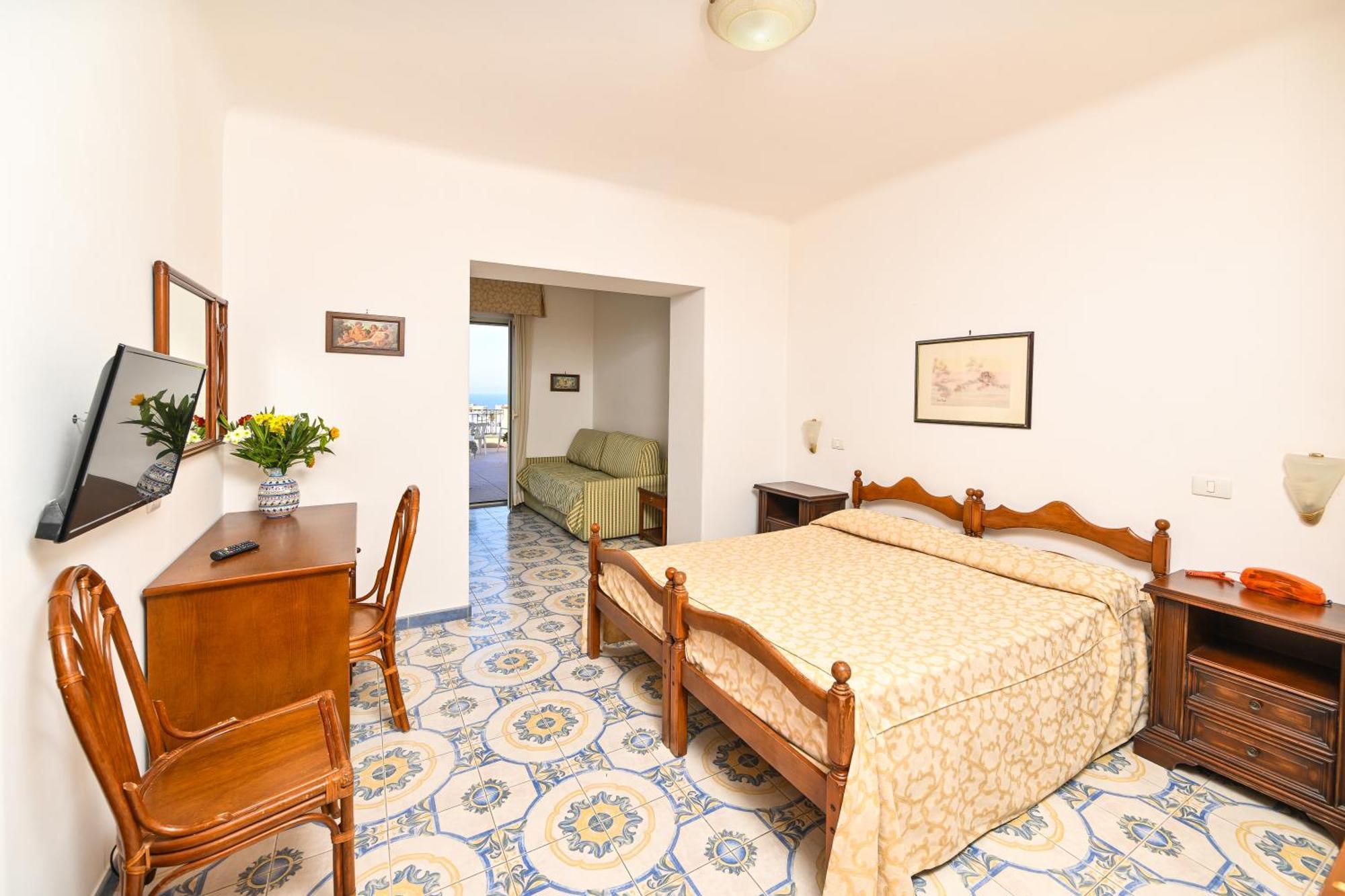 Quadruple Room,1746825809:JPEG