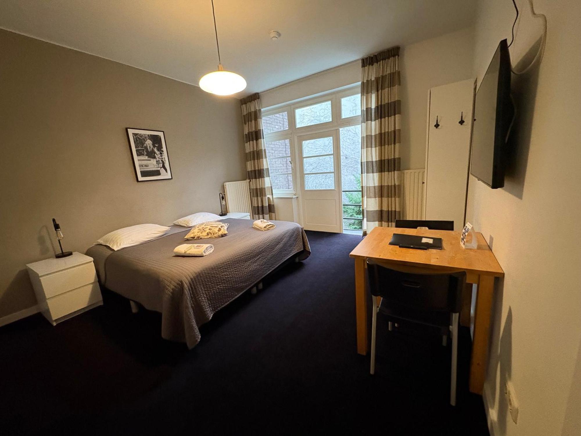 Double Room Private Bathroom
