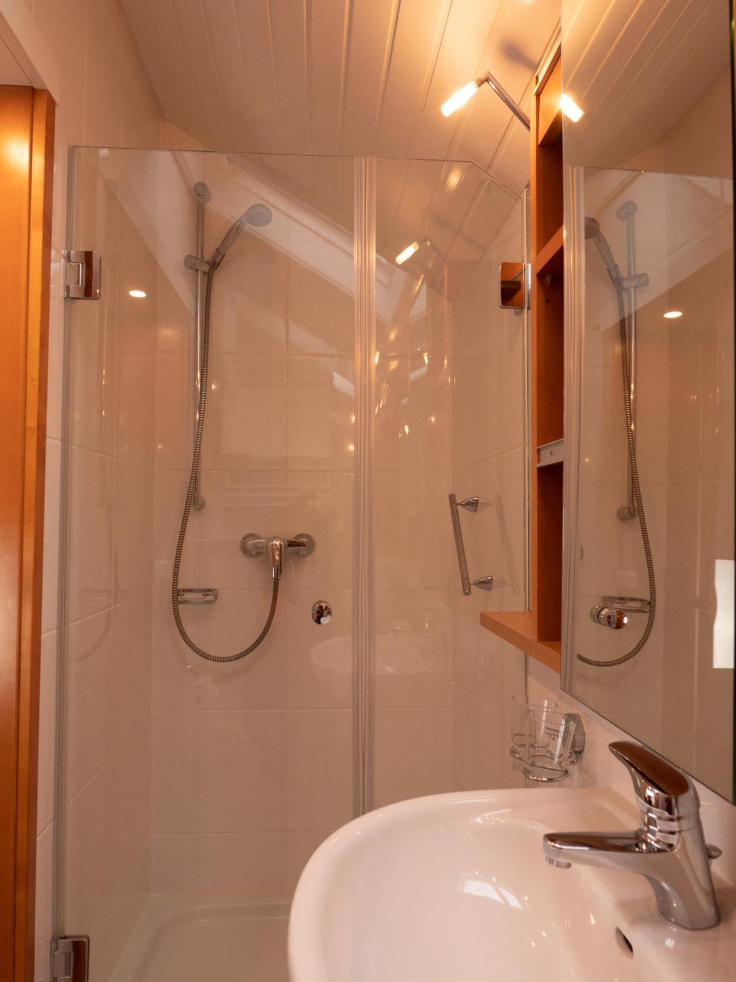 Single Room Landside