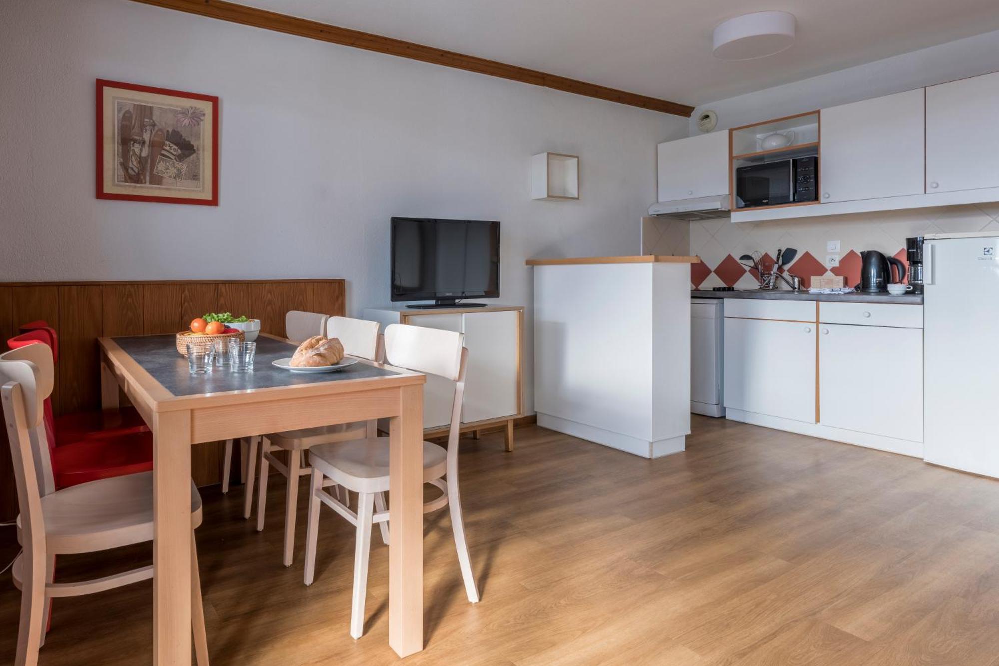 Two-Bedroom Apartment Aiglons