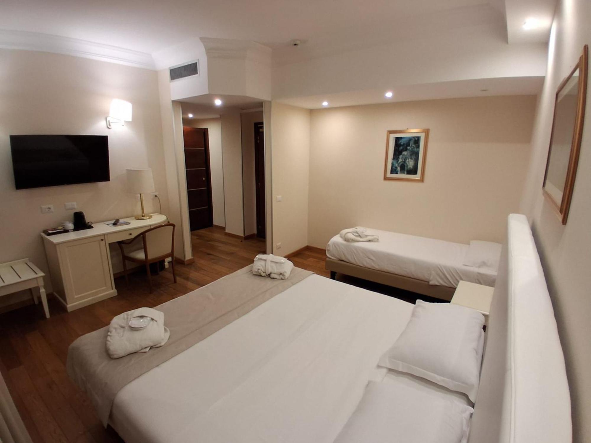 Triple Room